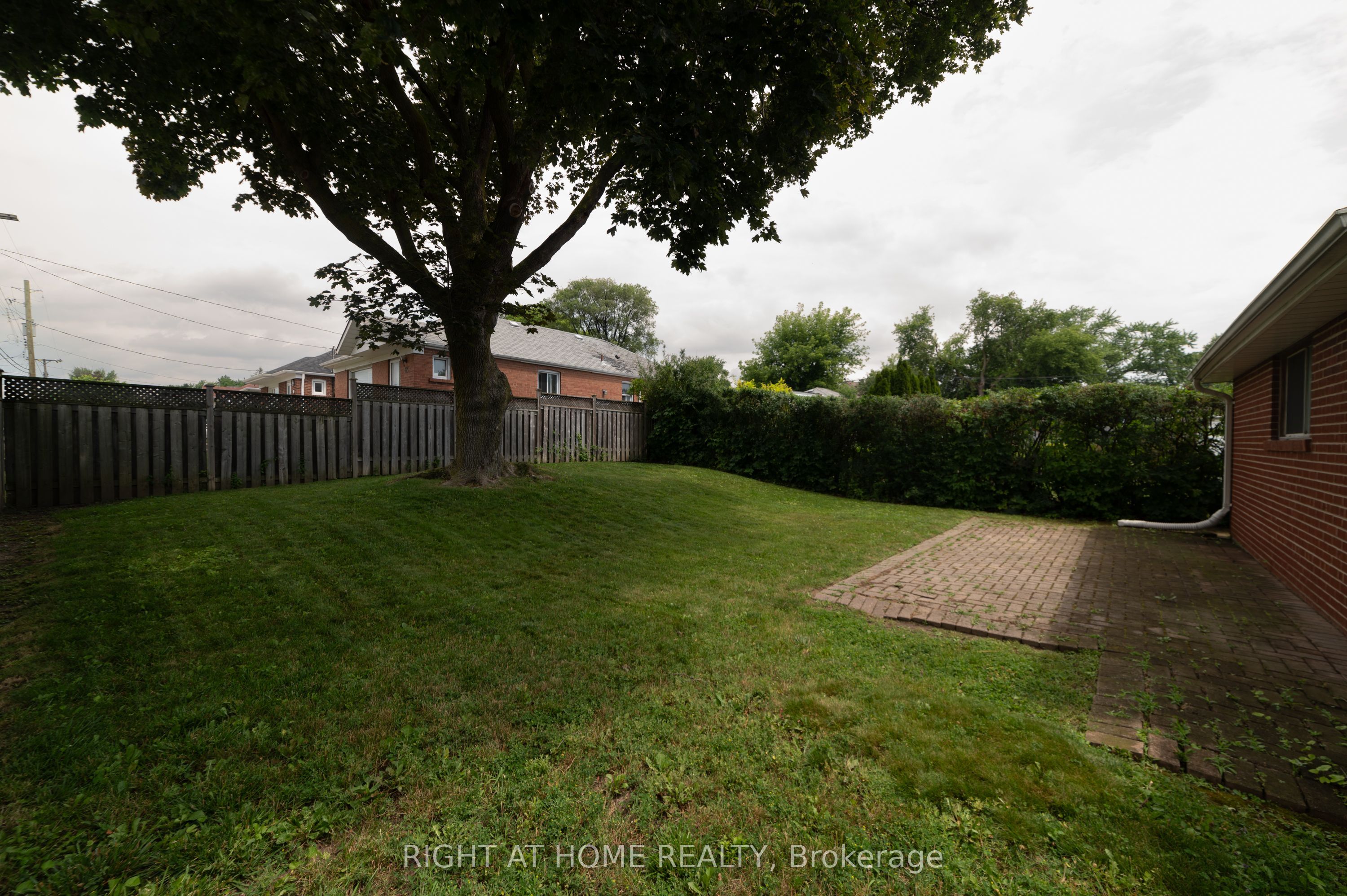 2 Midholm Drive, Toronto, ON M1K 3A9