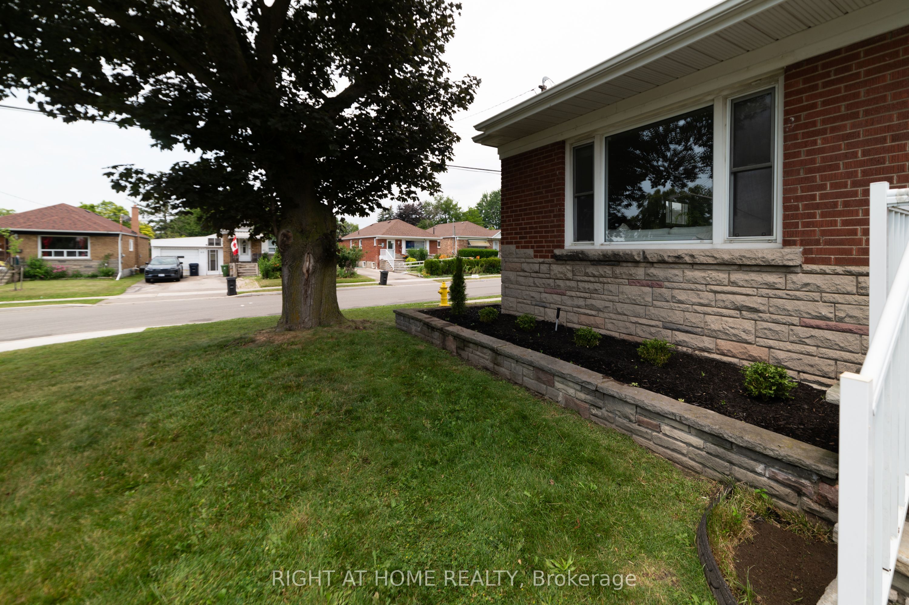 2 Midholm Drive, Toronto, ON M1K 3A9 photo 5