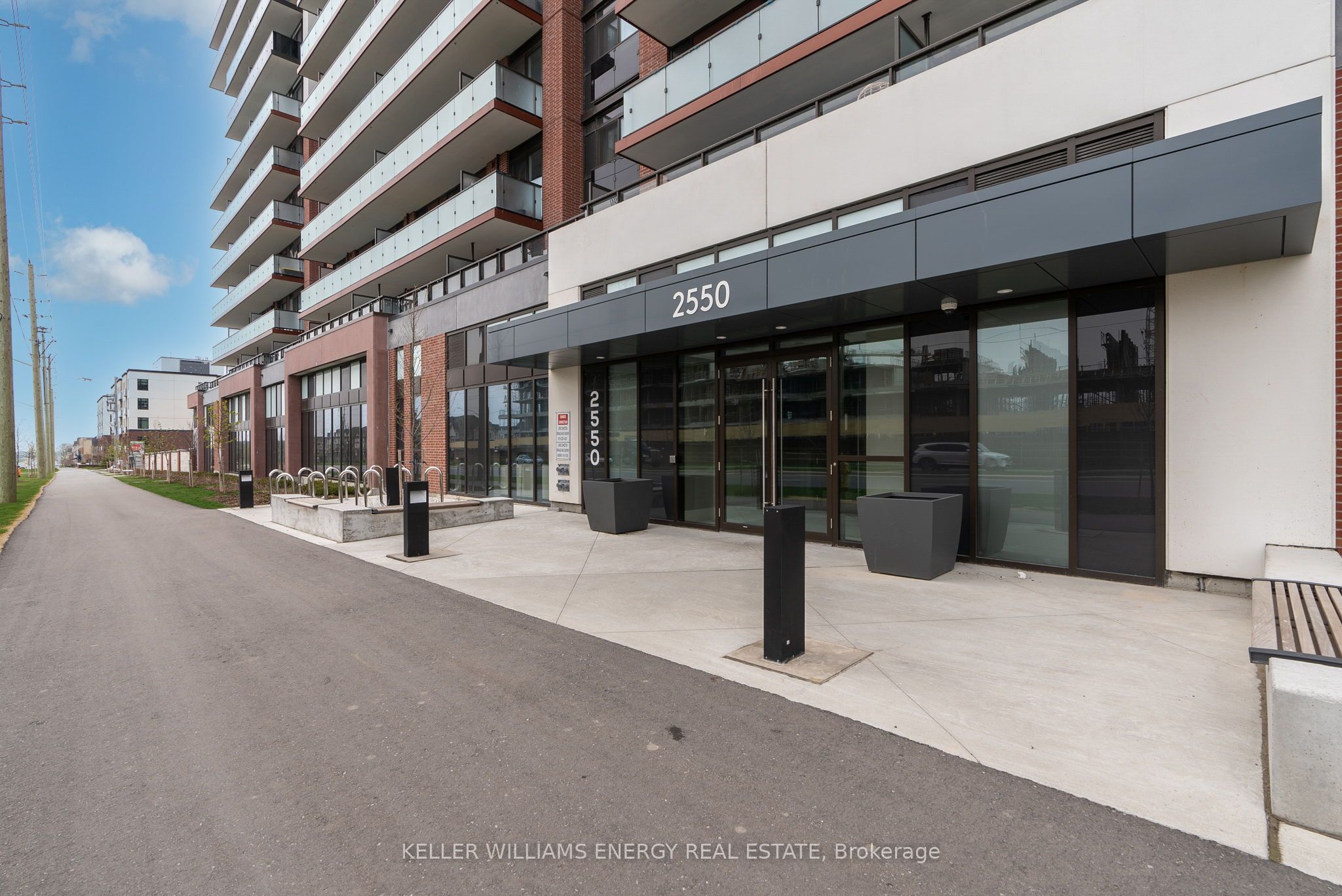 2550 Simcoe Street N 1919, Oshawa, ON L1L 0R5 photo 2