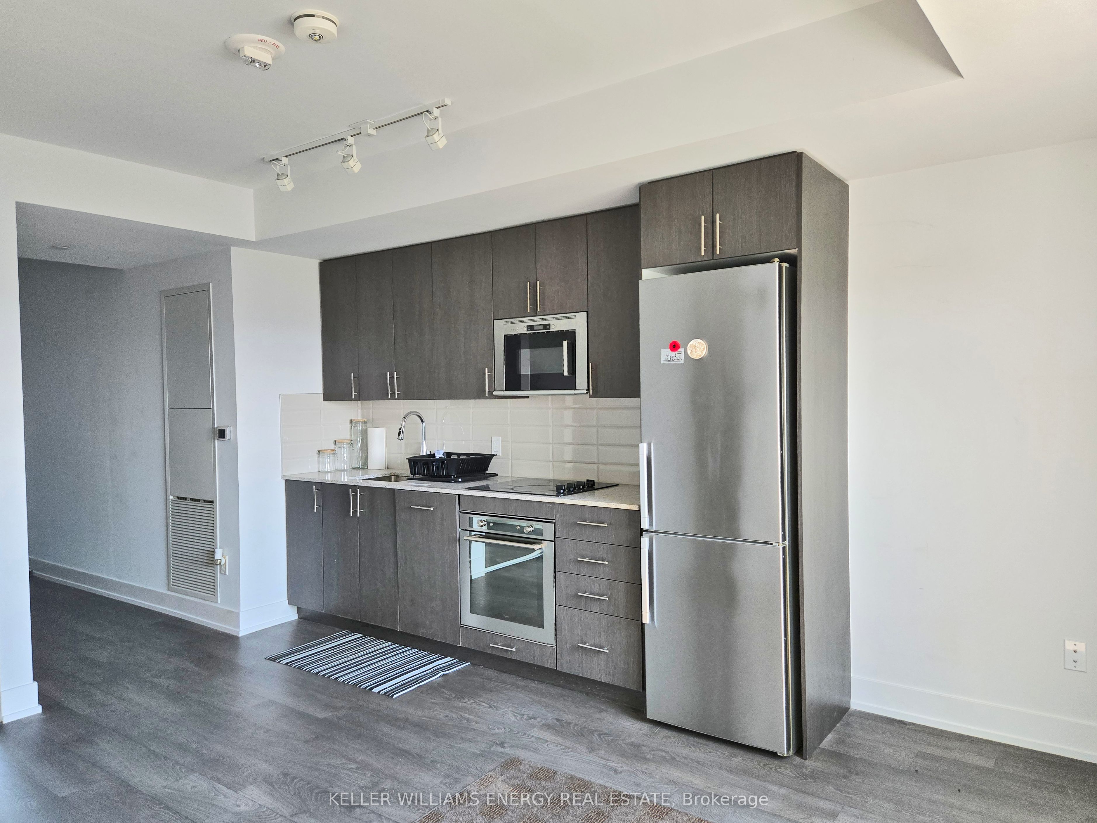 2550 Simcoe Street N 1919, Oshawa, ON L1L 0R5 photo 4