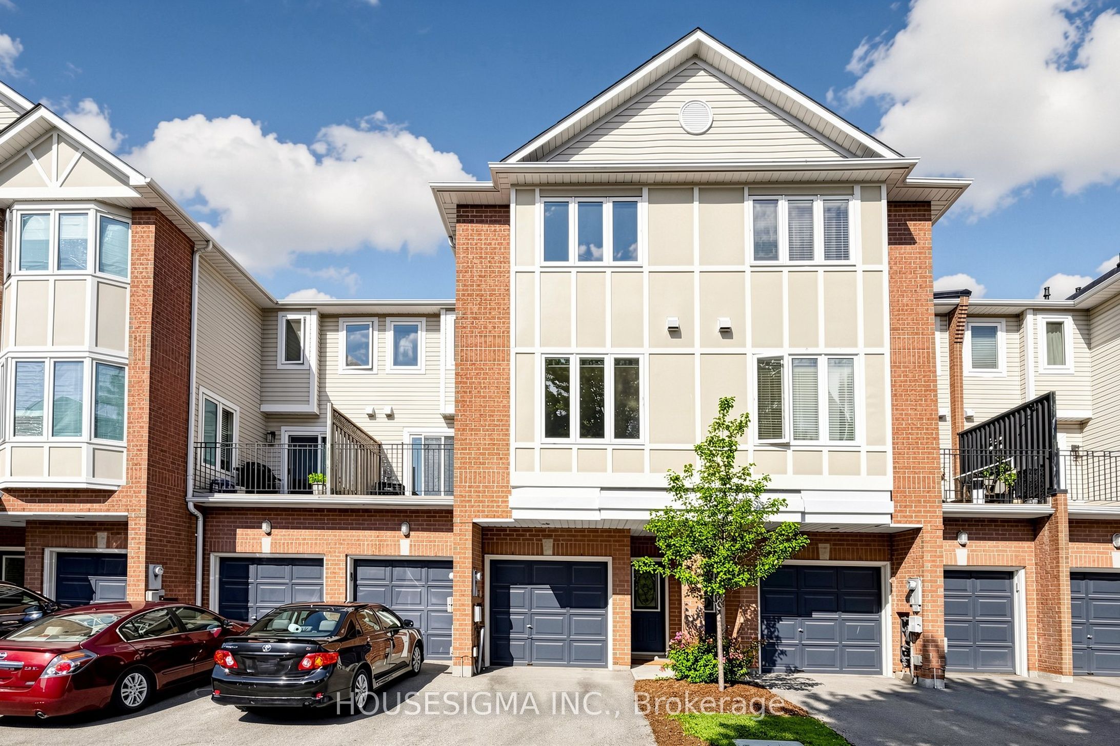 83 Mondeo Drive 220, Toronto, ON M1P 5B6
