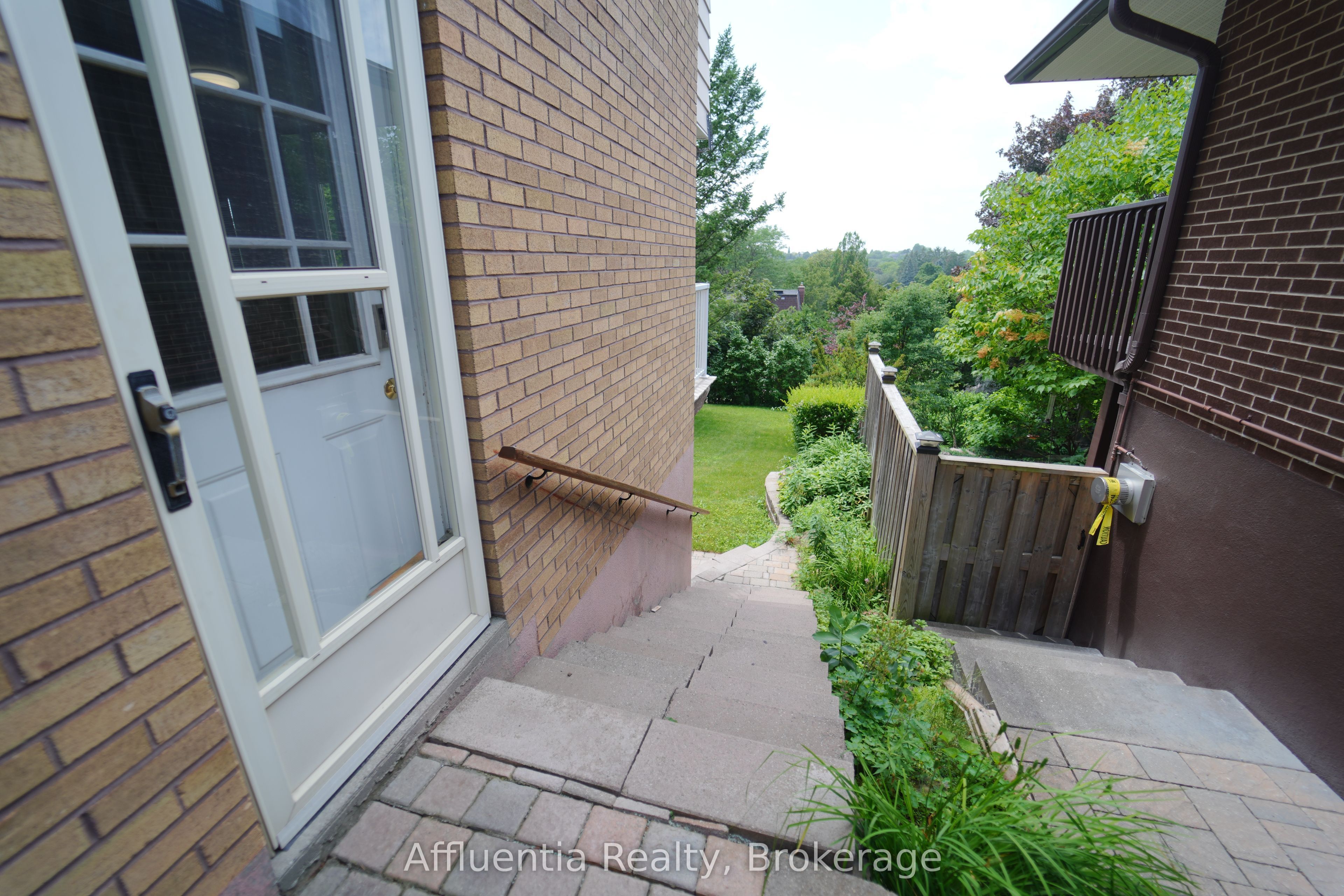 480 Elizabeth Street Lower Unit, Oshawa, ON L1J 5T1 photo 3