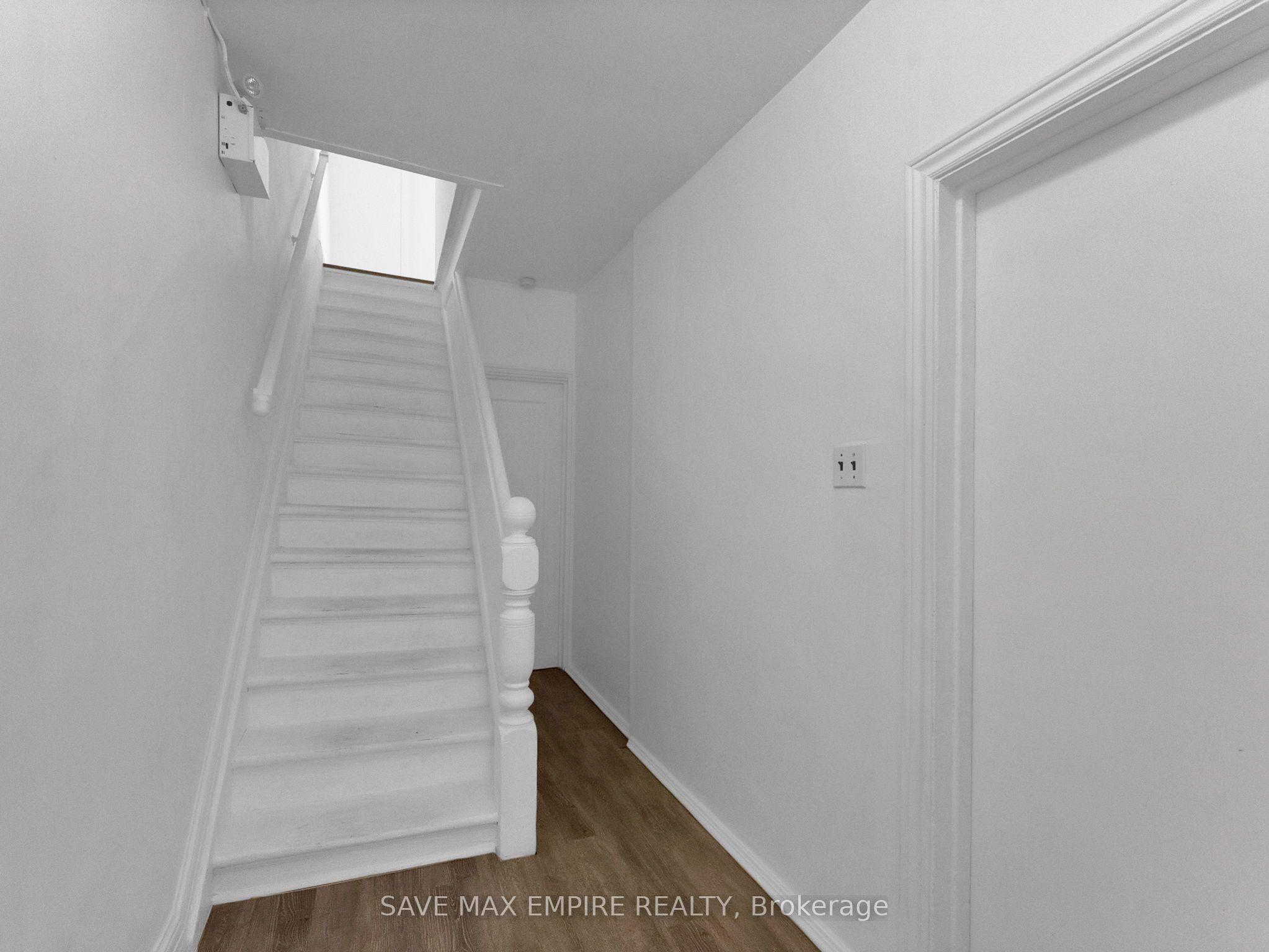 19 Minto Street, Toronto, ON M4L 1B5 photo 5