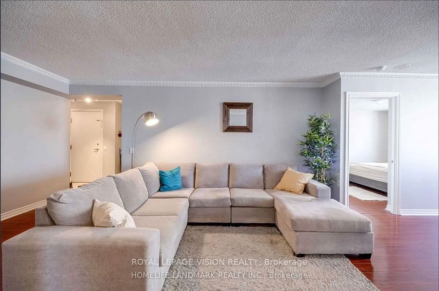 115 Omni Drive 2106, Toronto, ON M1P 5B4 photo 2