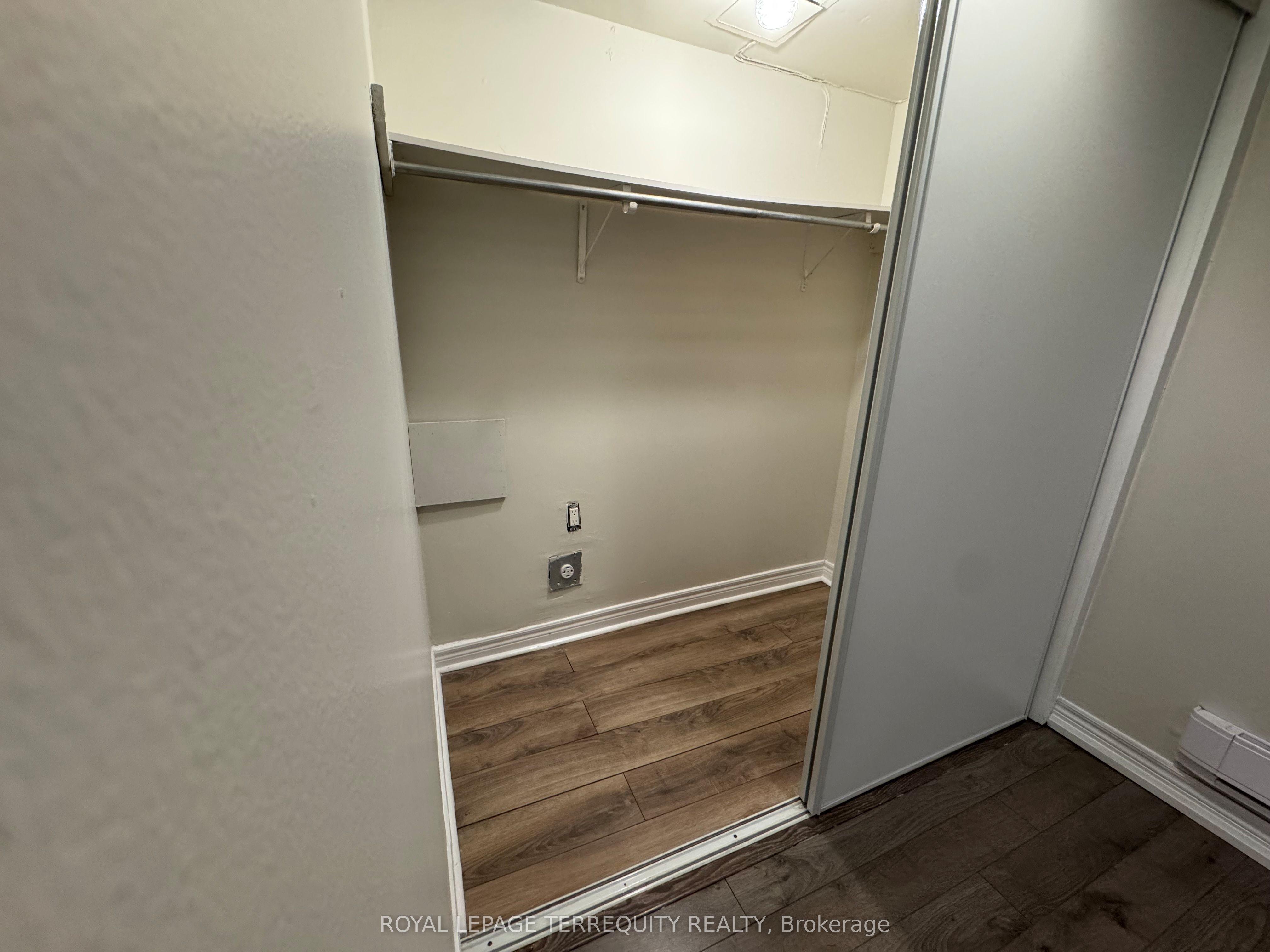 475 Woodbine Avenue 2, Toronto, ON M4E 2H5 photo 3