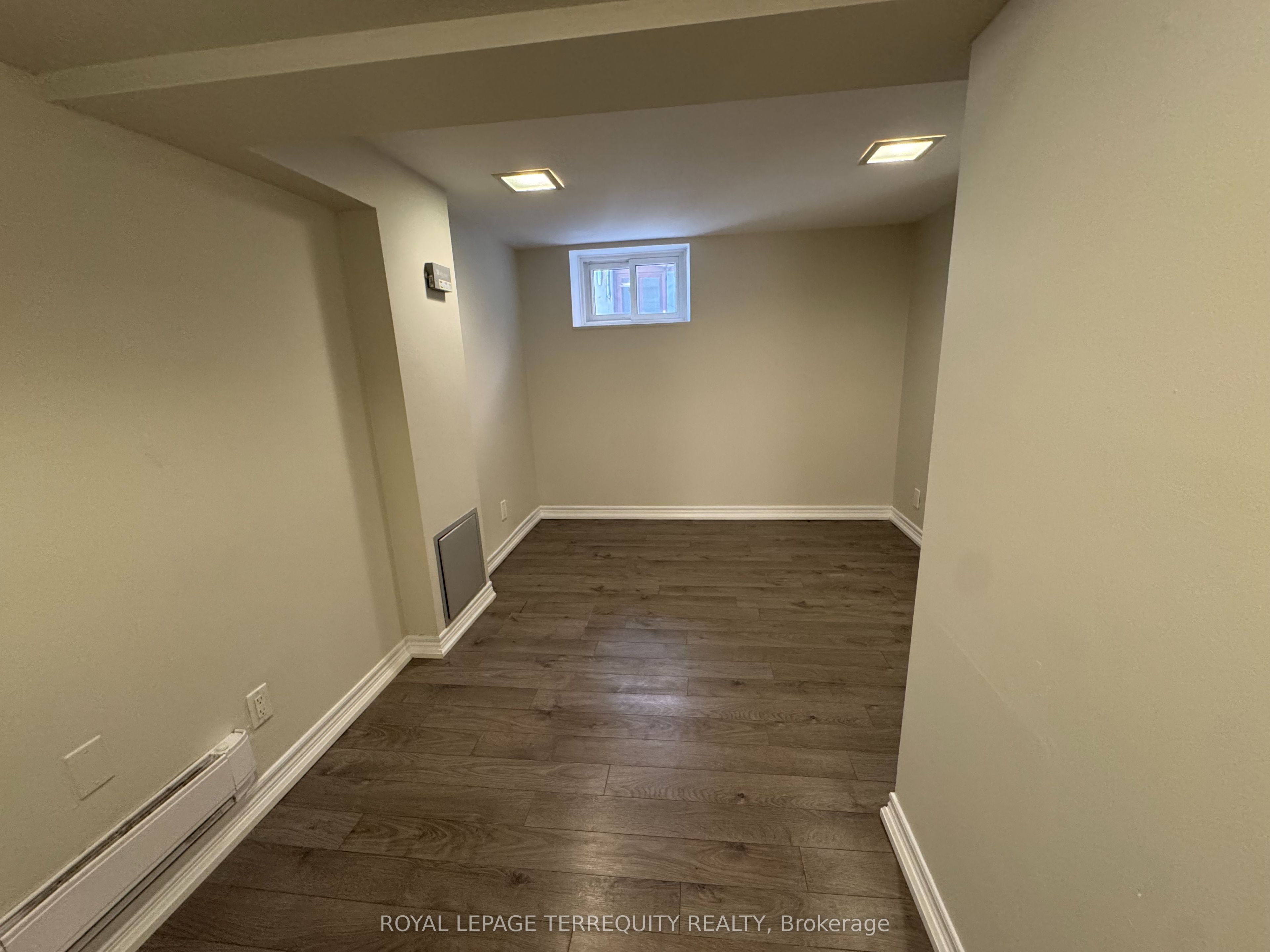 475 Woodbine Avenue 2, Toronto, ON M4E 2H5 photo 5
