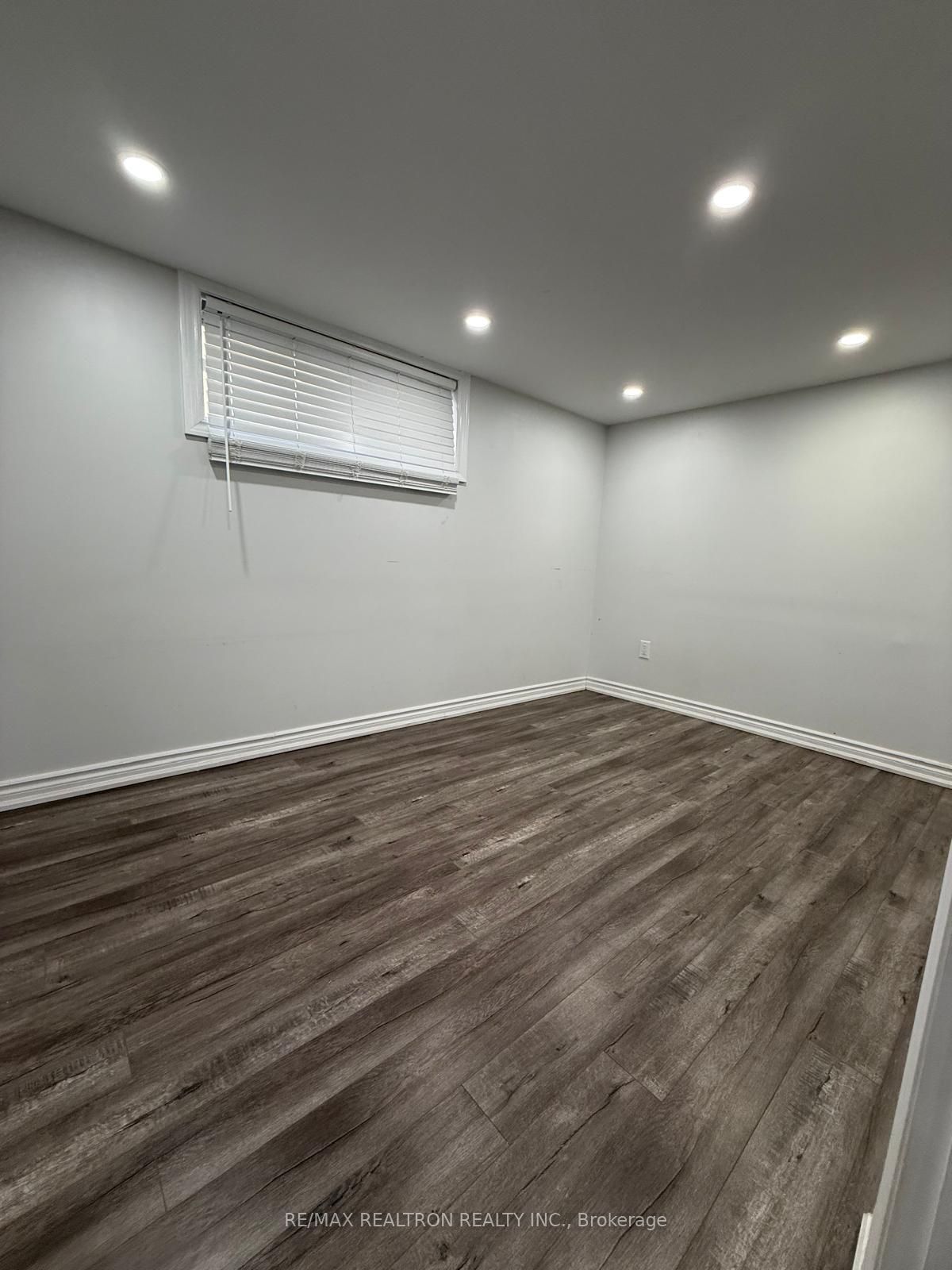 146 Brenda Crescent Bsmt, Toronto, ON M1K 3C7 photo 4