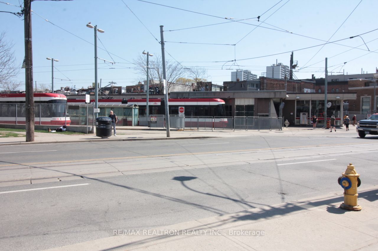 788 Broadview Avenue # A, Toronto, ON M2K 4P7