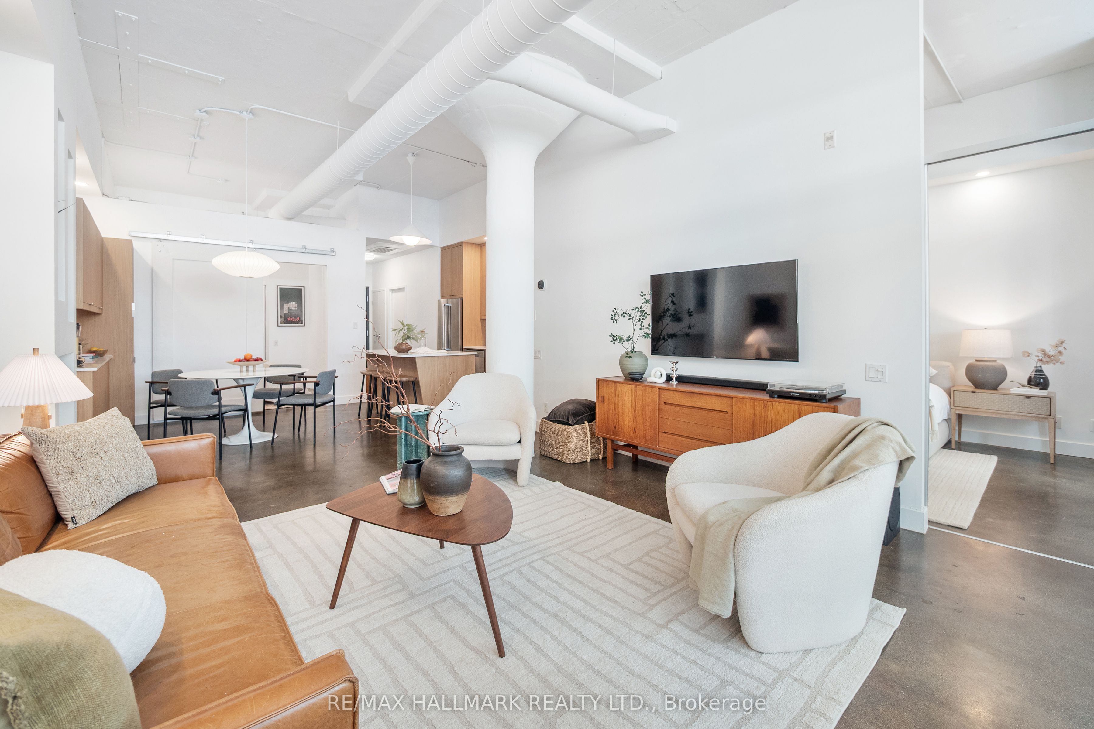 233 Carlaw Avenue 406, Toronto, ON M4M 3N6