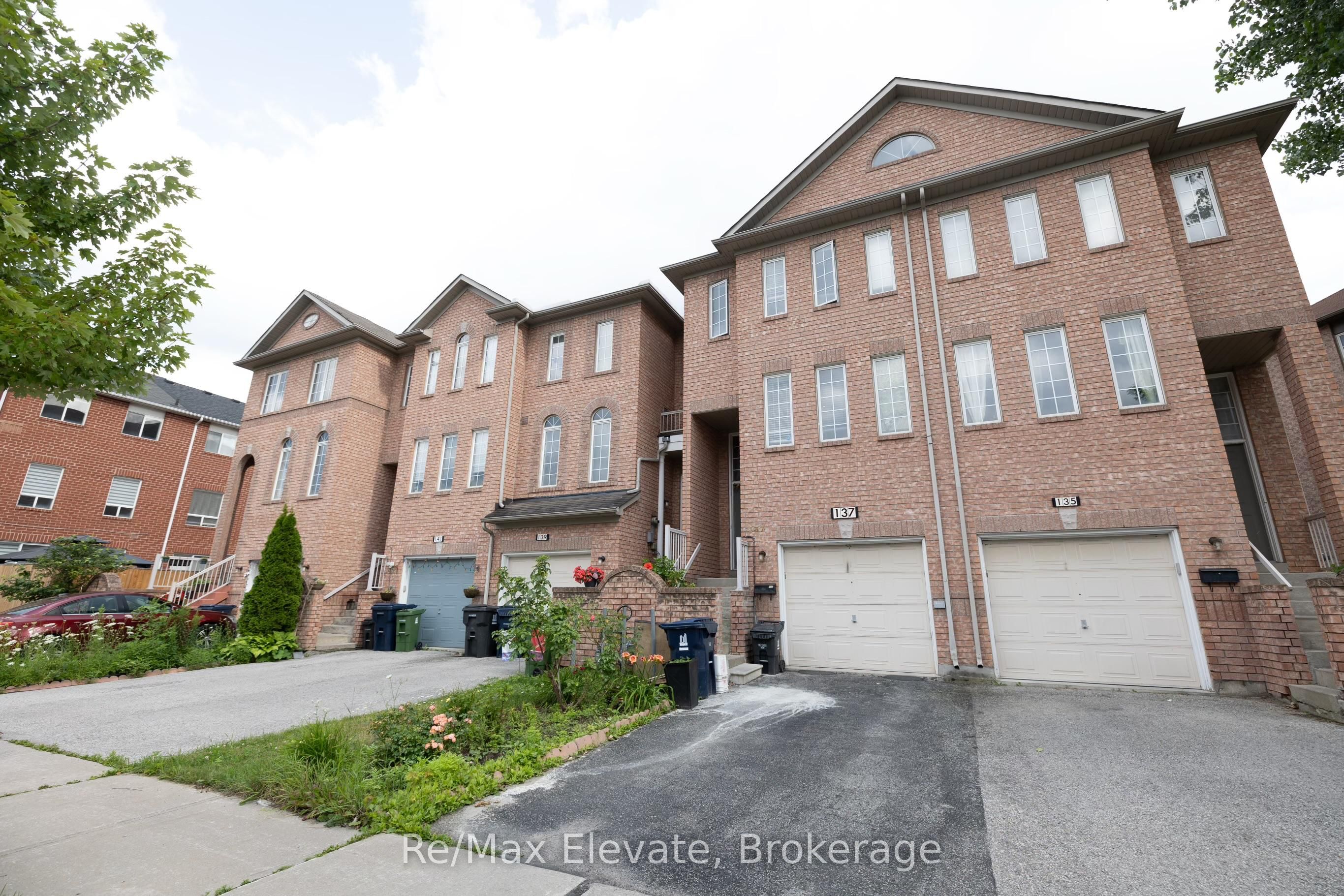 137 Conn Smythe Drive, Toronto, ON M1J 3P6 photo 2