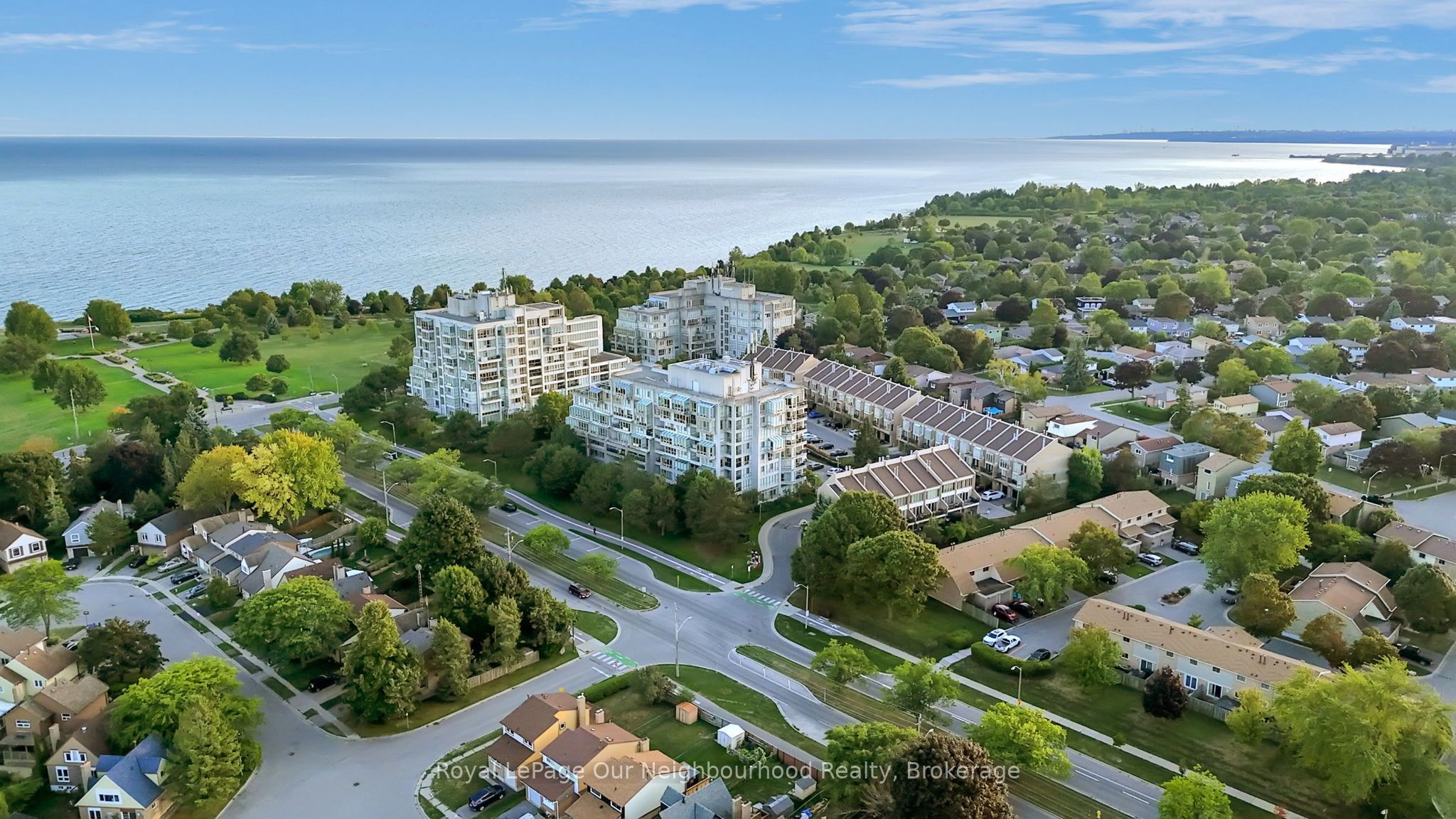 25 Cumberland Lane 304, Ajax, ON L1S 7K1 photo 2