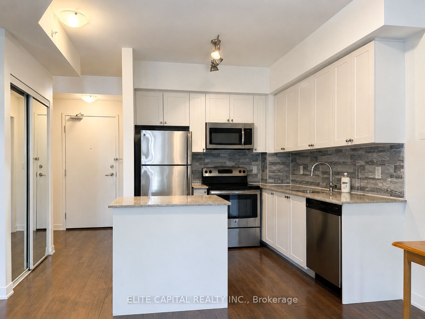 3560 St Clair Avenue E 418, Toronto, ON M1K 0A9 photo 2