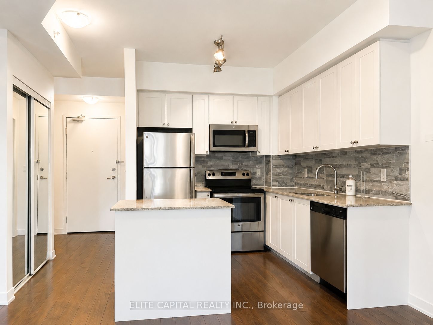 3560 St Clair Avenue E 418, Toronto, ON M1K 0A9 photo 3