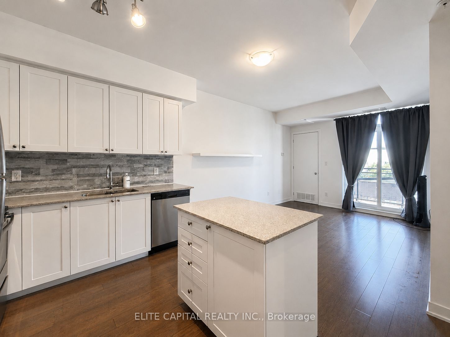 3560 St Clair Avenue E 418, Toronto, ON M1K 0A9 photo 4