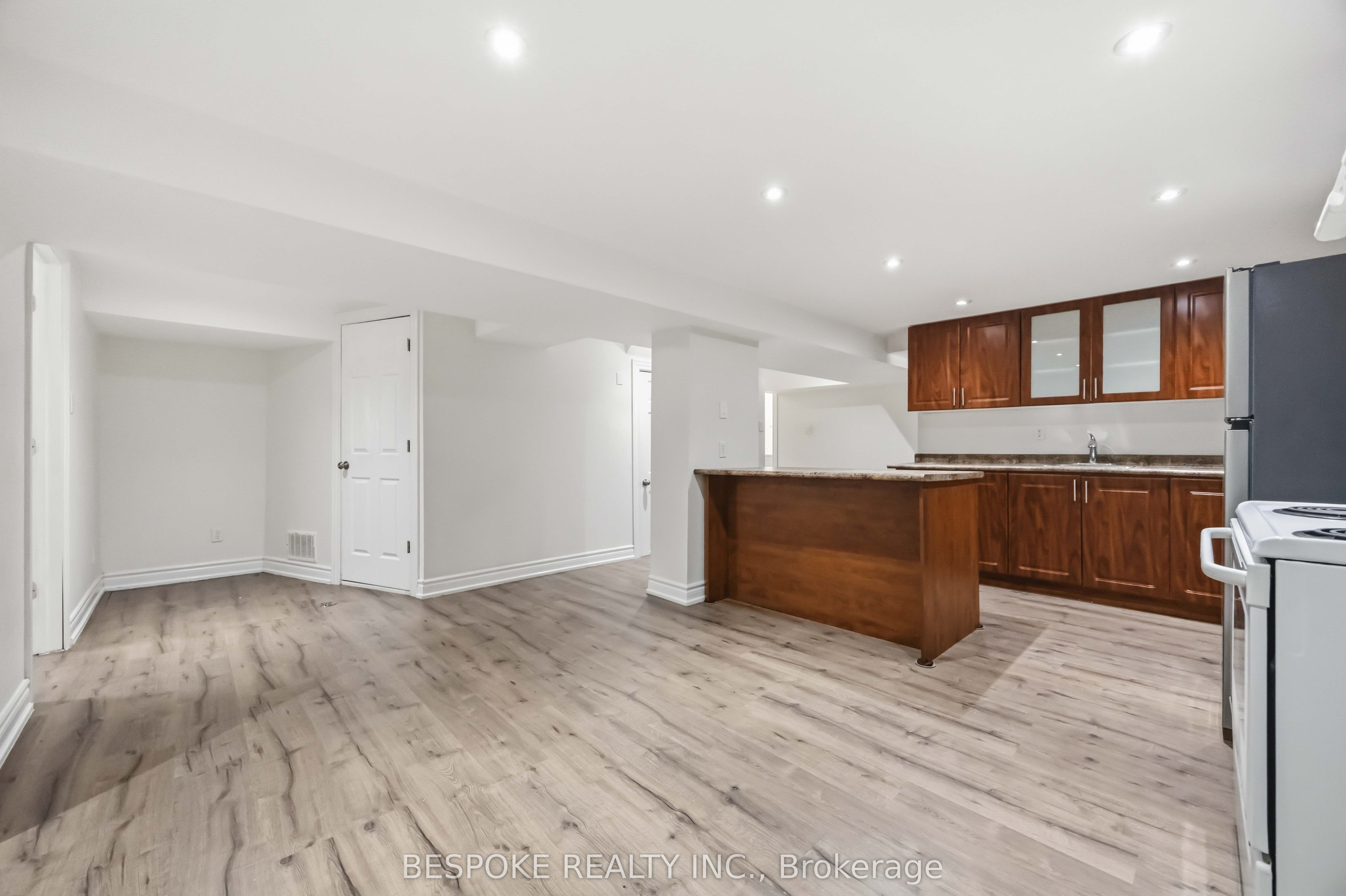 54 Mcinnes Crescent Bsmt, Toronto, ON M1B 5E8 photo 3