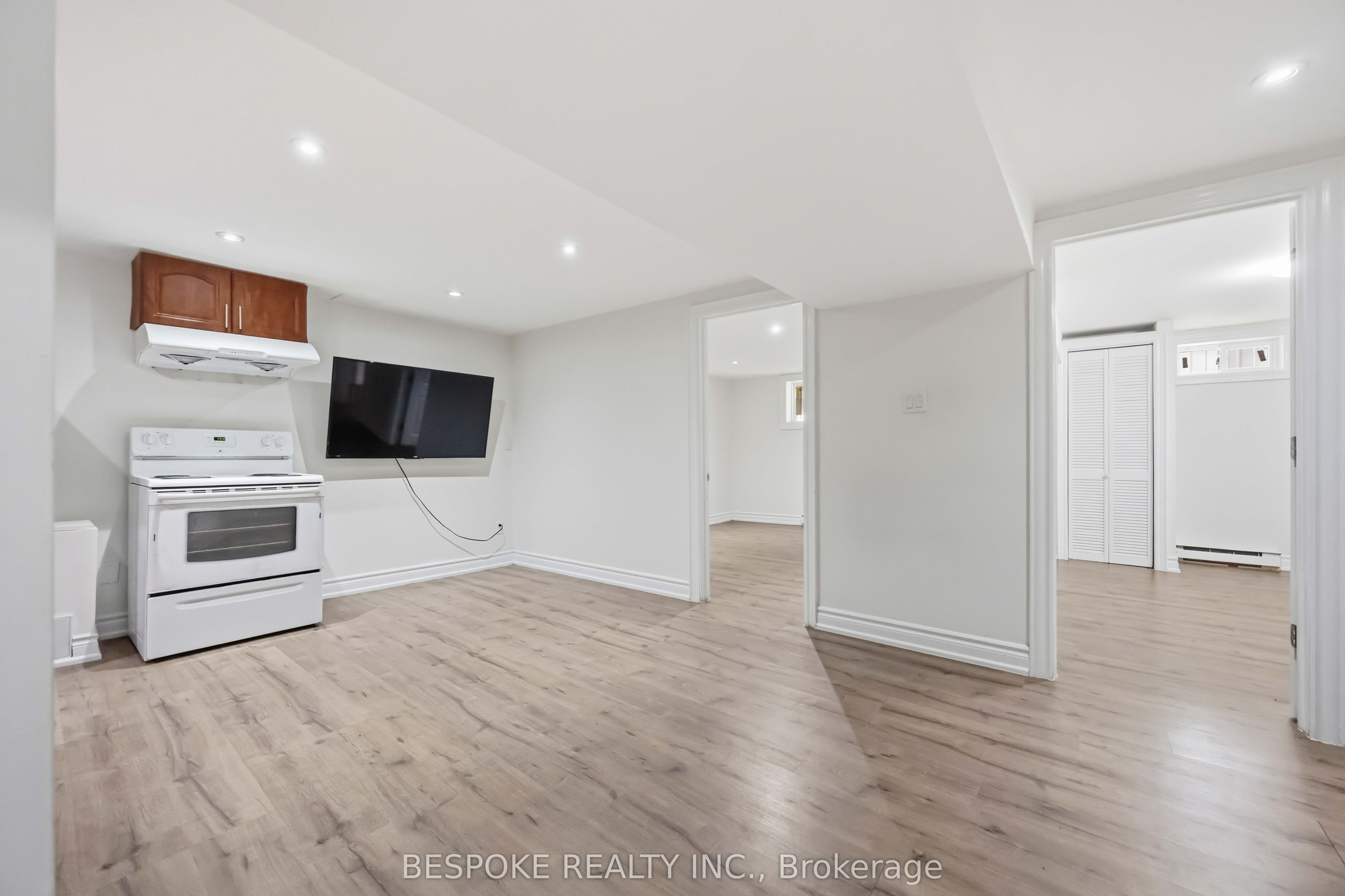 54 Mcinnes Crescent Bsmt, Toronto, ON M1B 5E8 photo 5