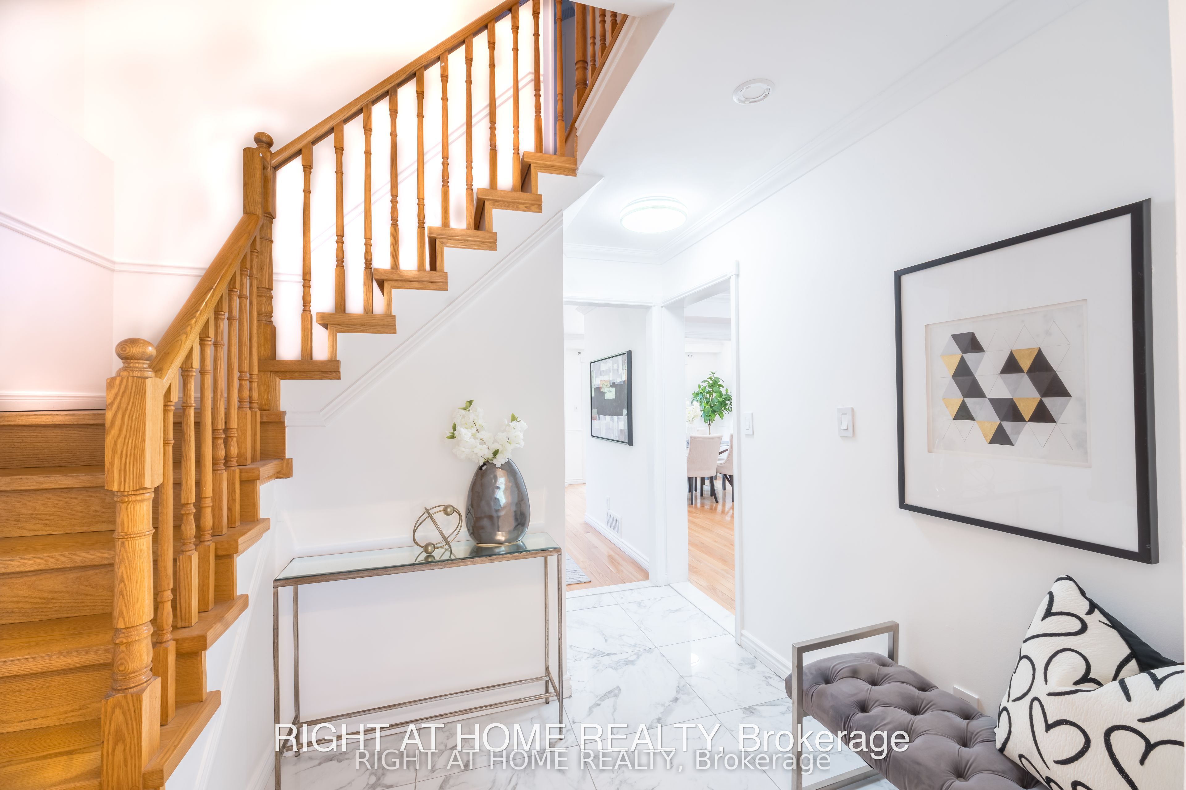 160 Overbank Drive, Oshawa, ON L1J 7Y5 photo 4