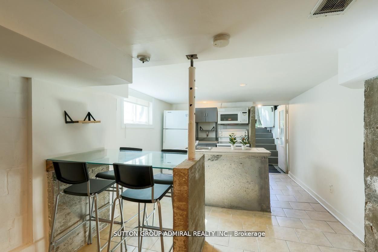 70 Carlaw Avenue Bsmt, Toronto, ON M4M 2R7 photo 3