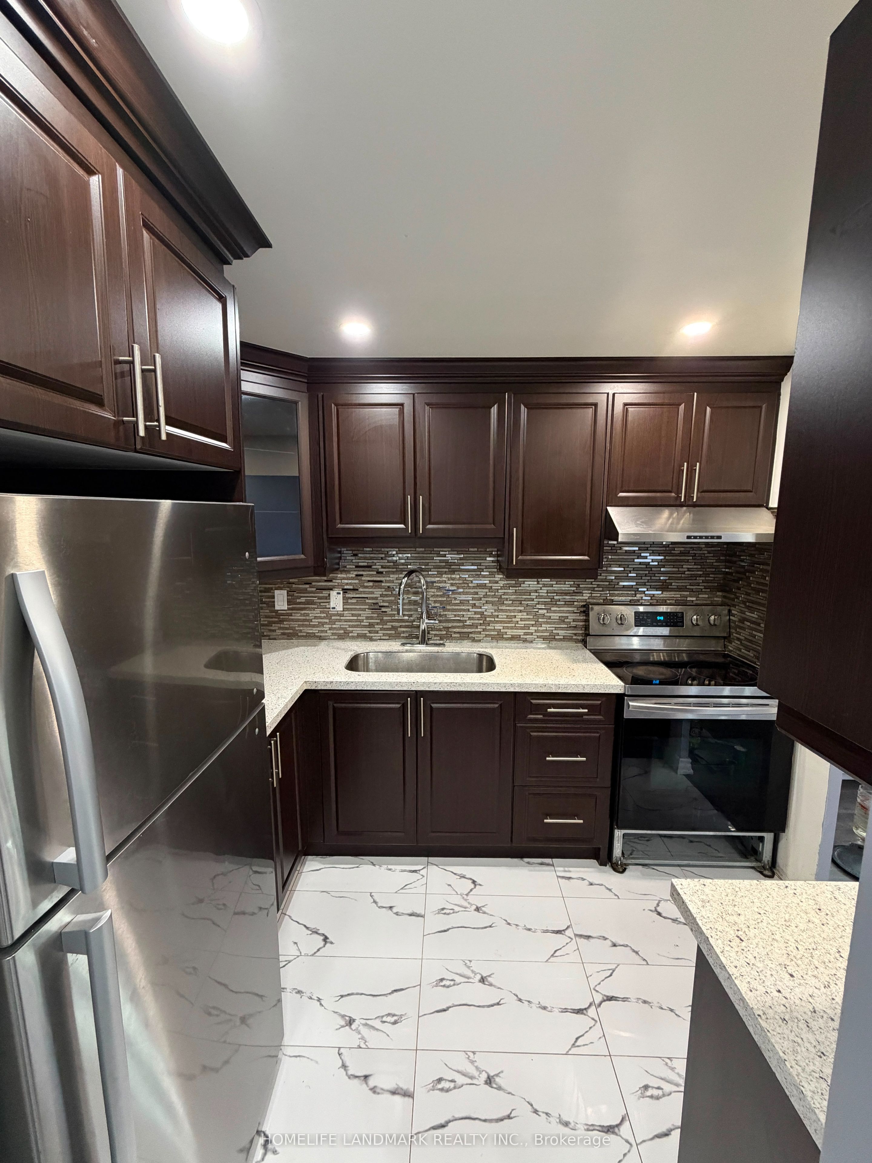 180 Markham Road 1703, Toronto, ON M1M 2Z9 photo 3