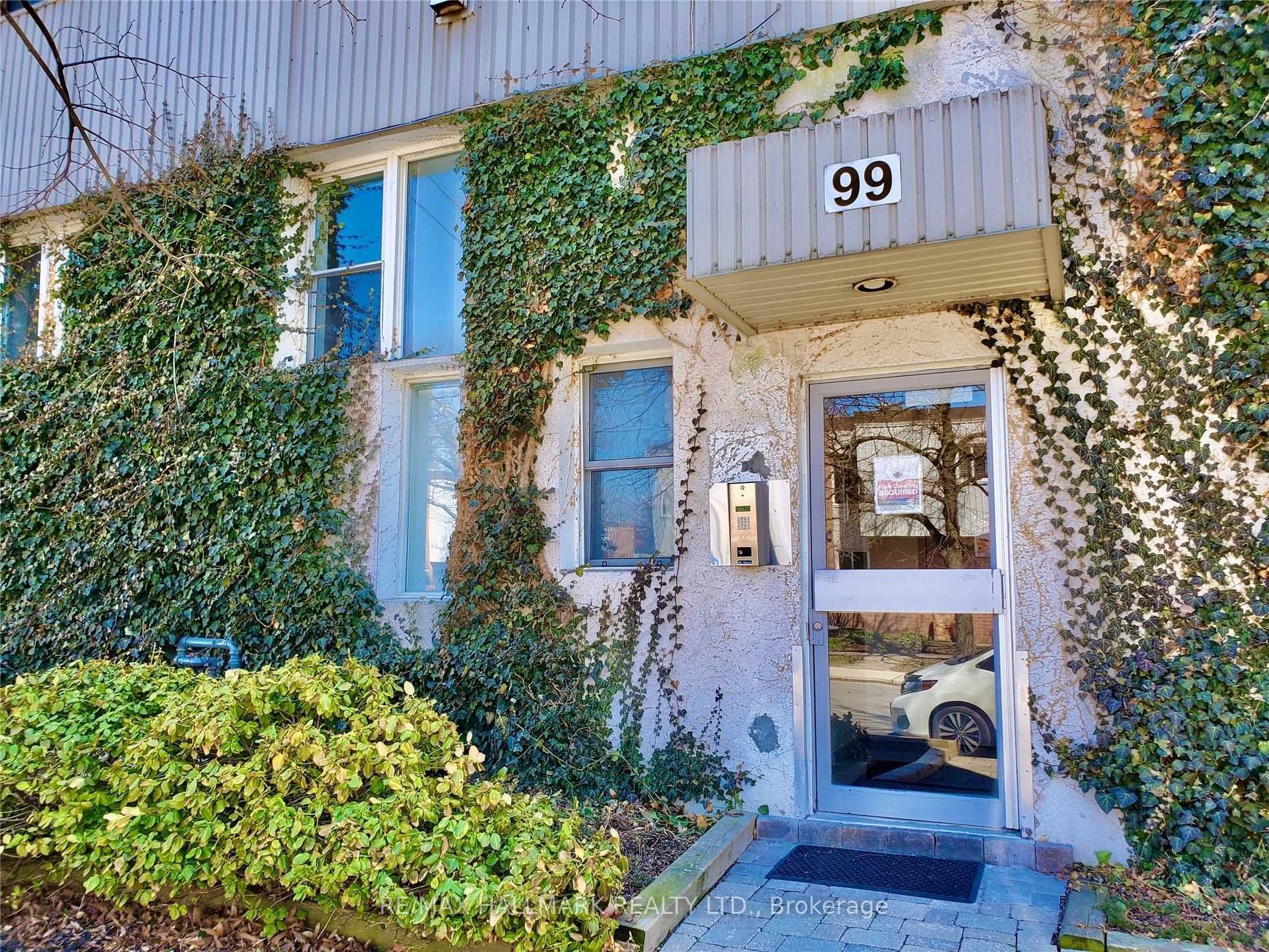 99 Coleman Avenue 204, Toronto, ON M4C 1P8