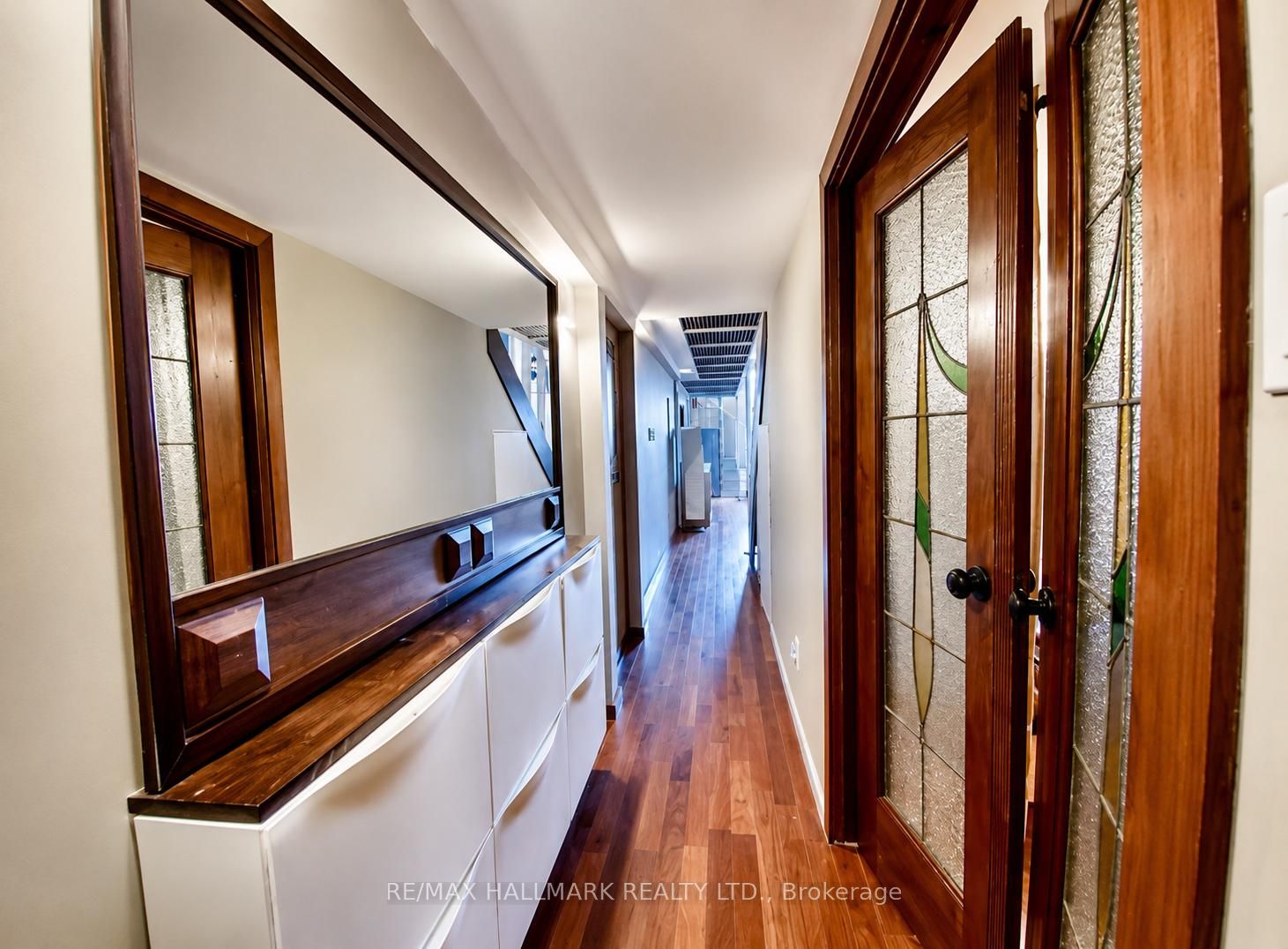 99 Coleman Avenue 204, Toronto, ON M4C 1P8 photo 3