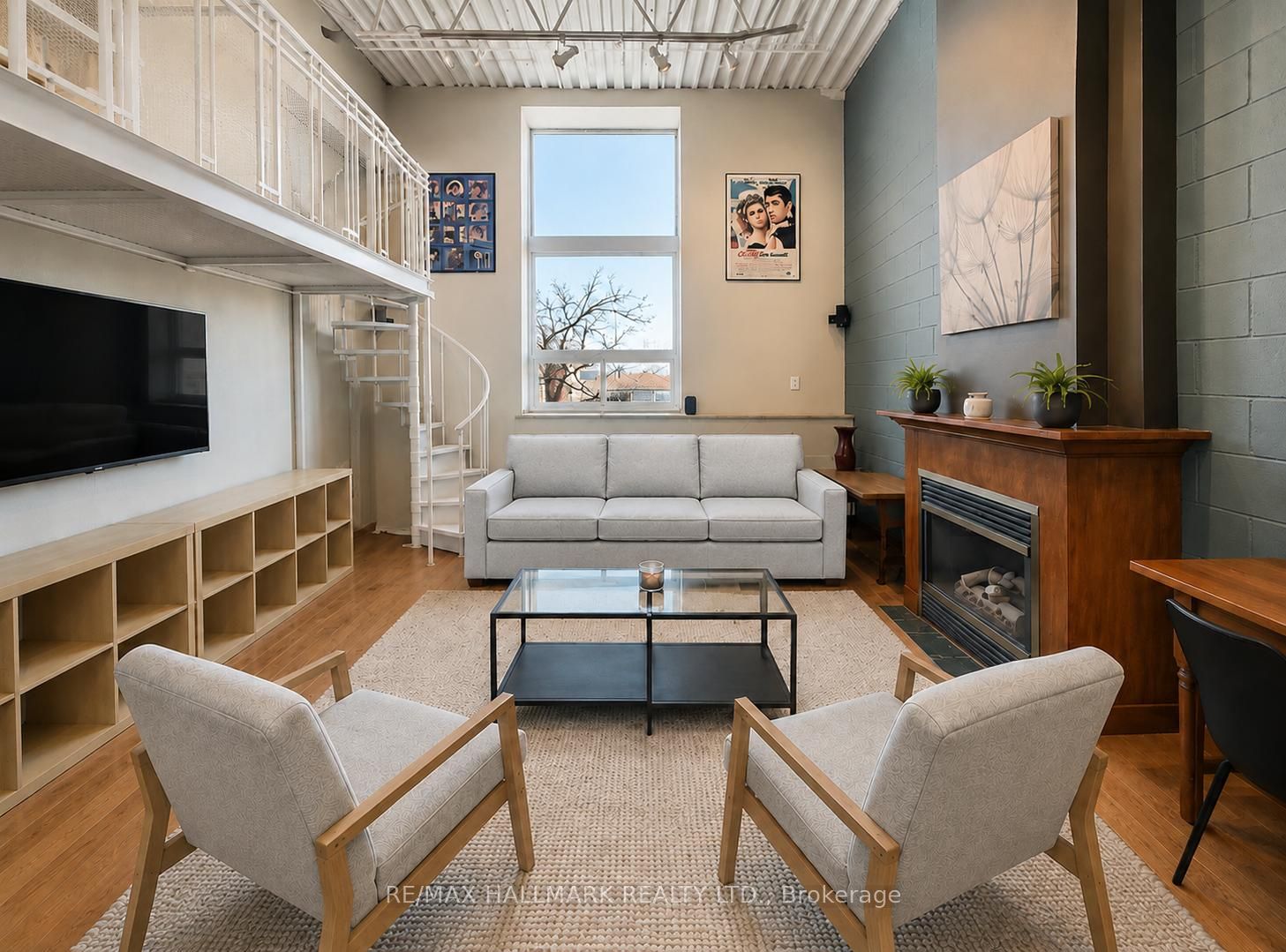 99 Coleman Avenue 204, Toronto, ON M4C 1P8 photo 4