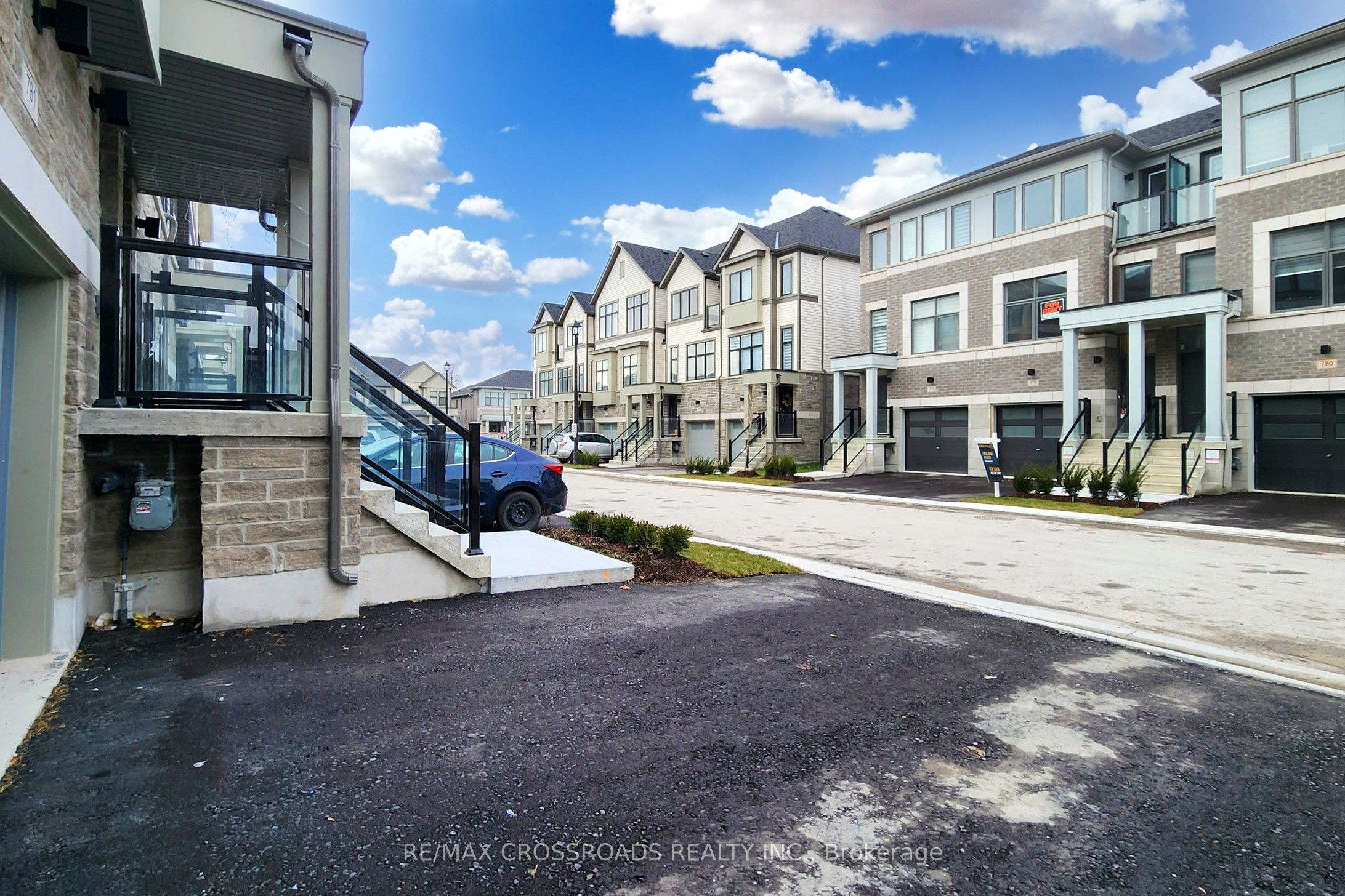 781 Kootenay Path, Oshawa, ON L1H 6R3 photo 2