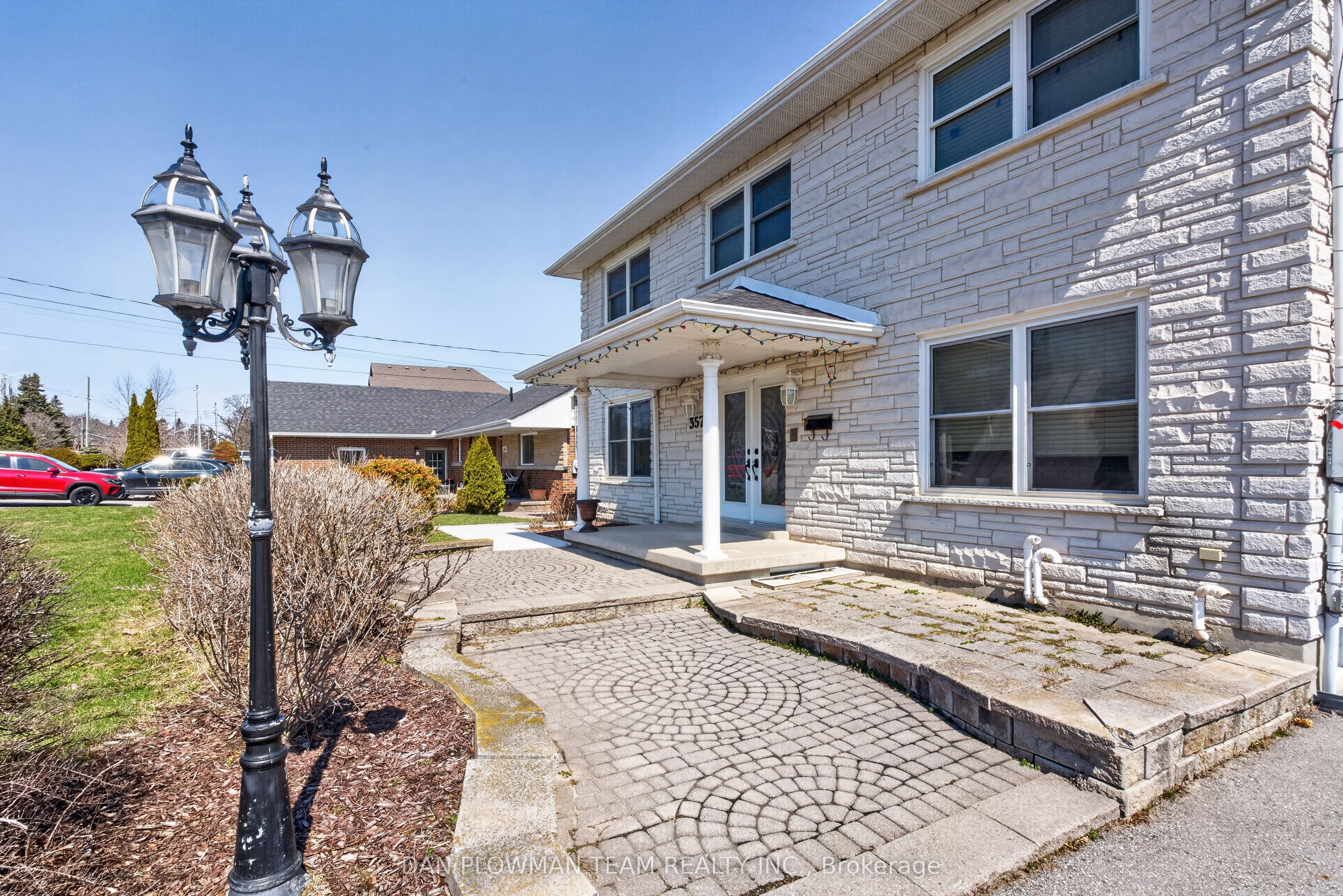 357 Powell Road, Whitby, ON L1N 2H5 photo 3