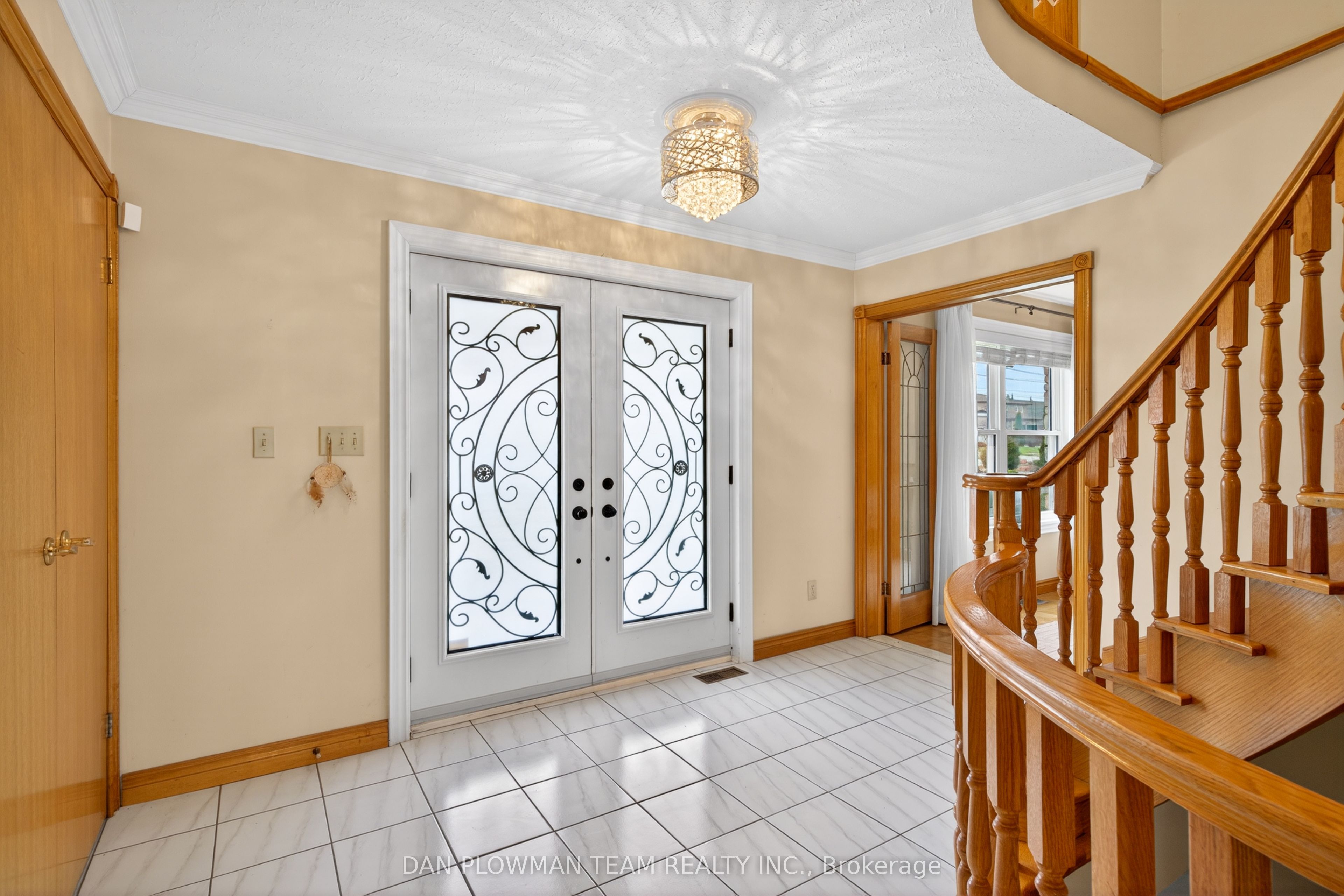 357 Powell Road, Whitby, ON L1N 2H5 photo 4