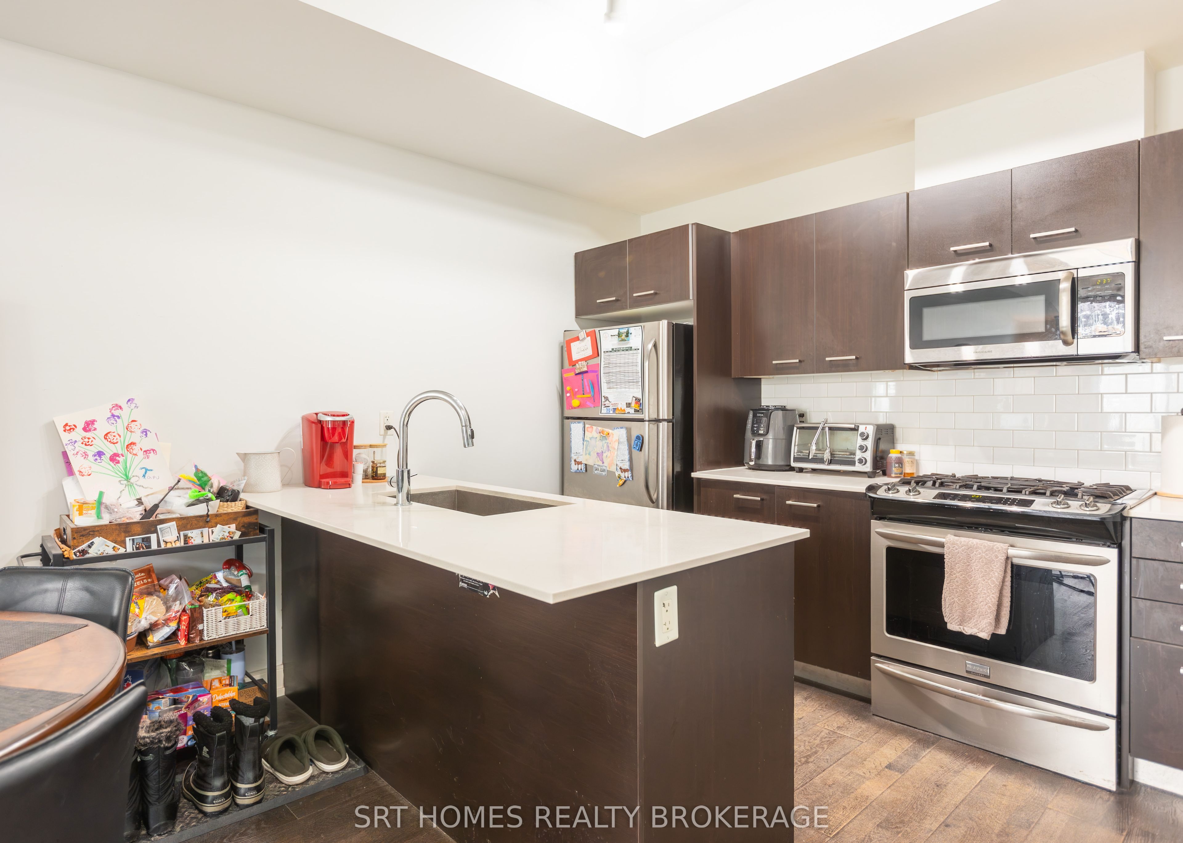 1321 Gerrard Street E 3, Toronto, ON M4L 1Y8 photo 5