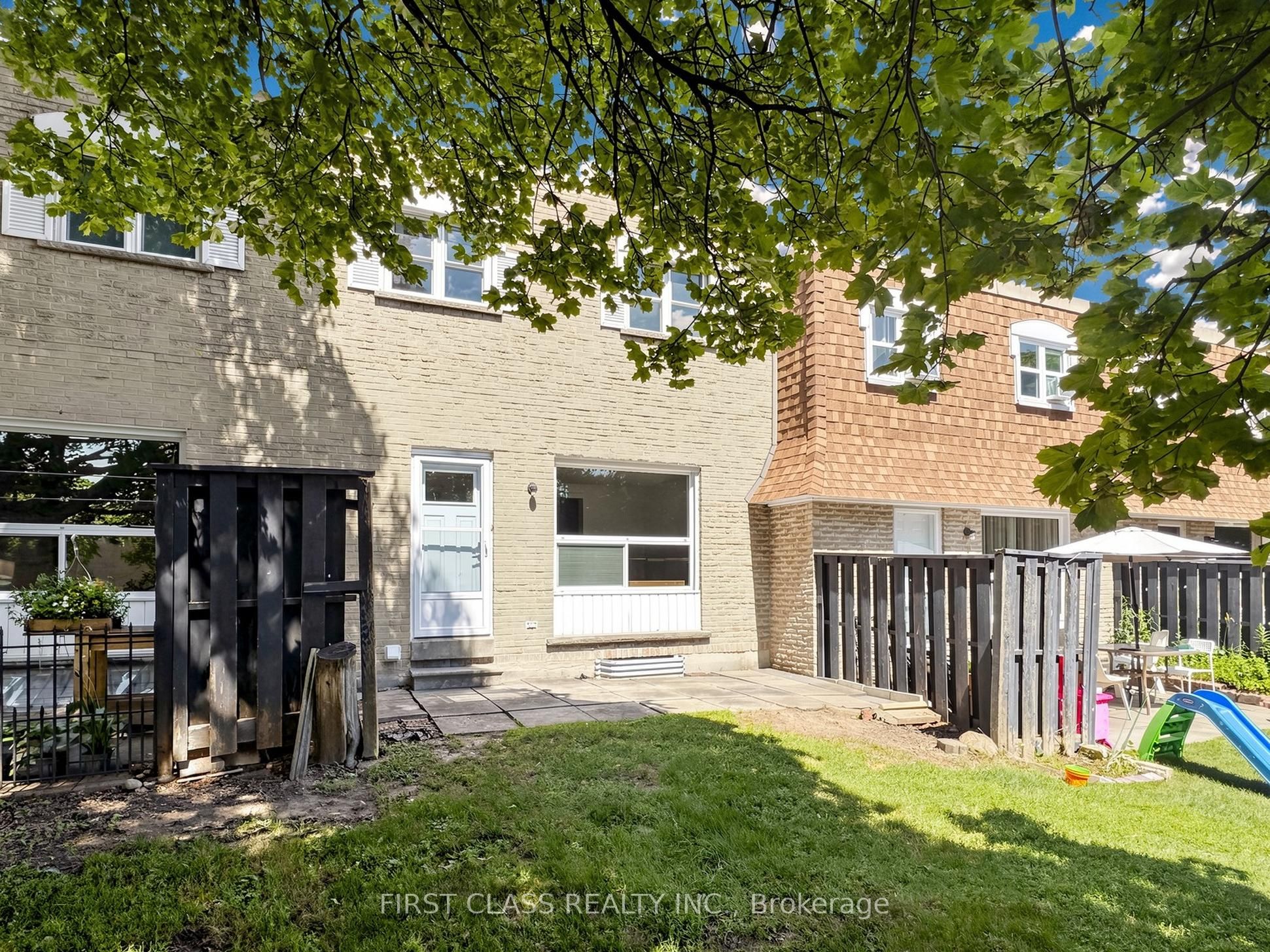 850 Huntingwood Drive 38, Toronto, ON M1T 2L9 photo 4