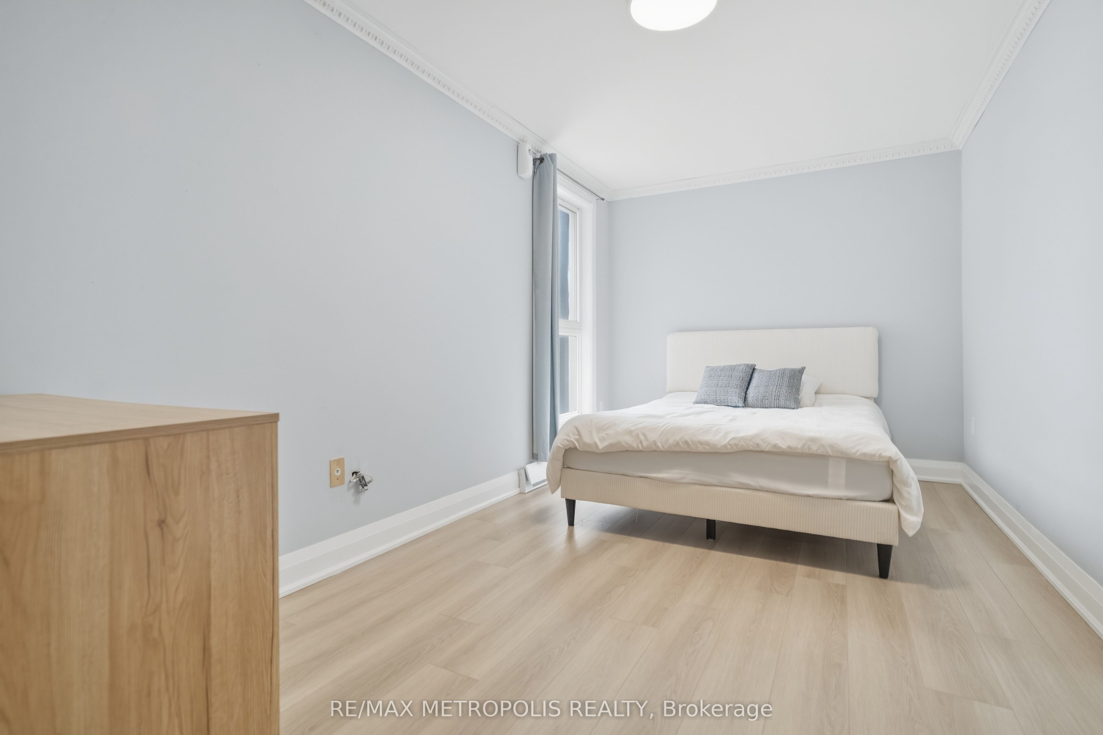 100 Mornelle Court 2026, Toronto, ON M1E 4X2 photo 5