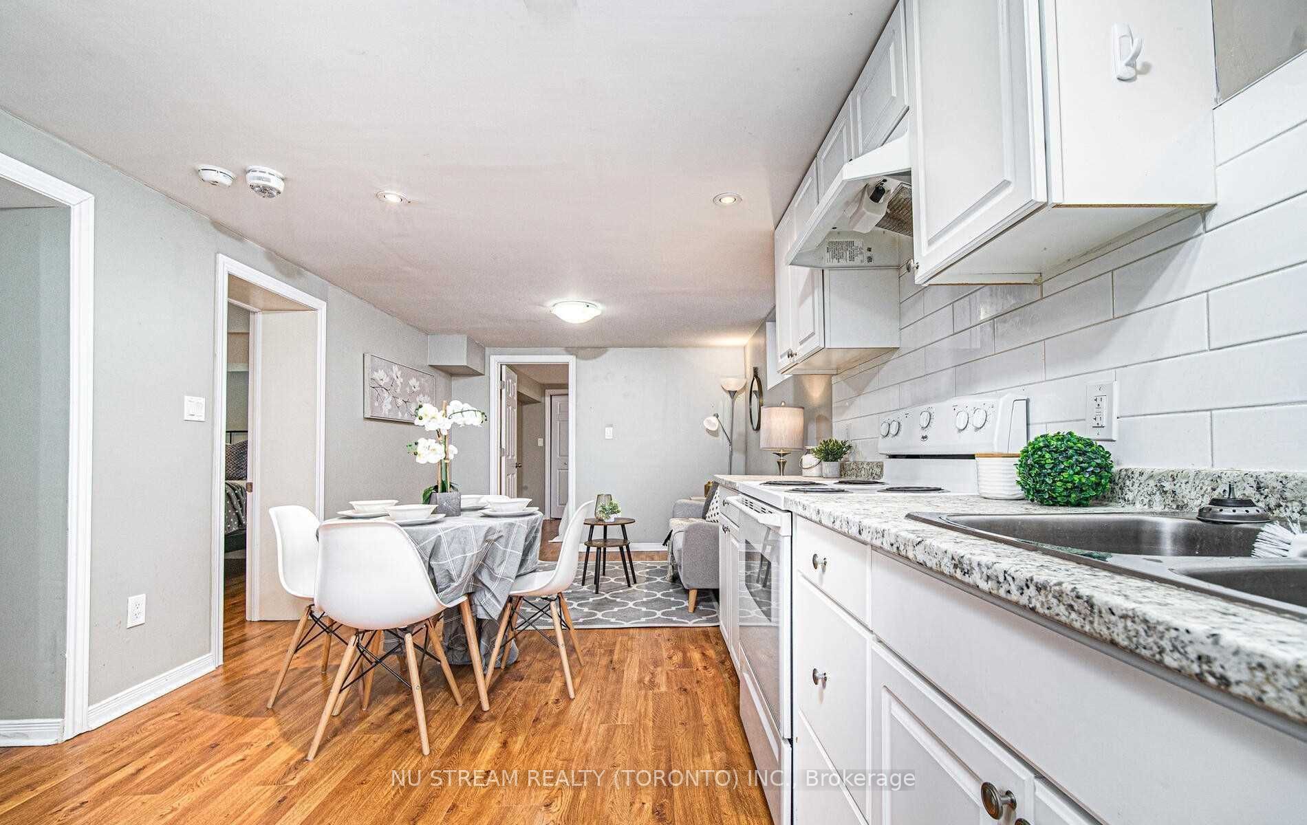 901 Lilac Terrace, Whitby, ON L1N 2A6 photo 2
