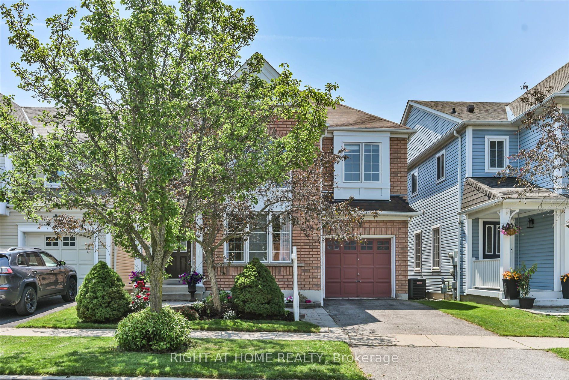 94 Moynahan Crescent, Ajax, ON L1Z 1M4 photo 2