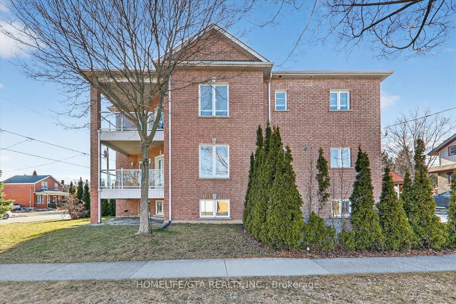 368 Pine Avenue, Oshawa, ON L1J 2H8 photo 2