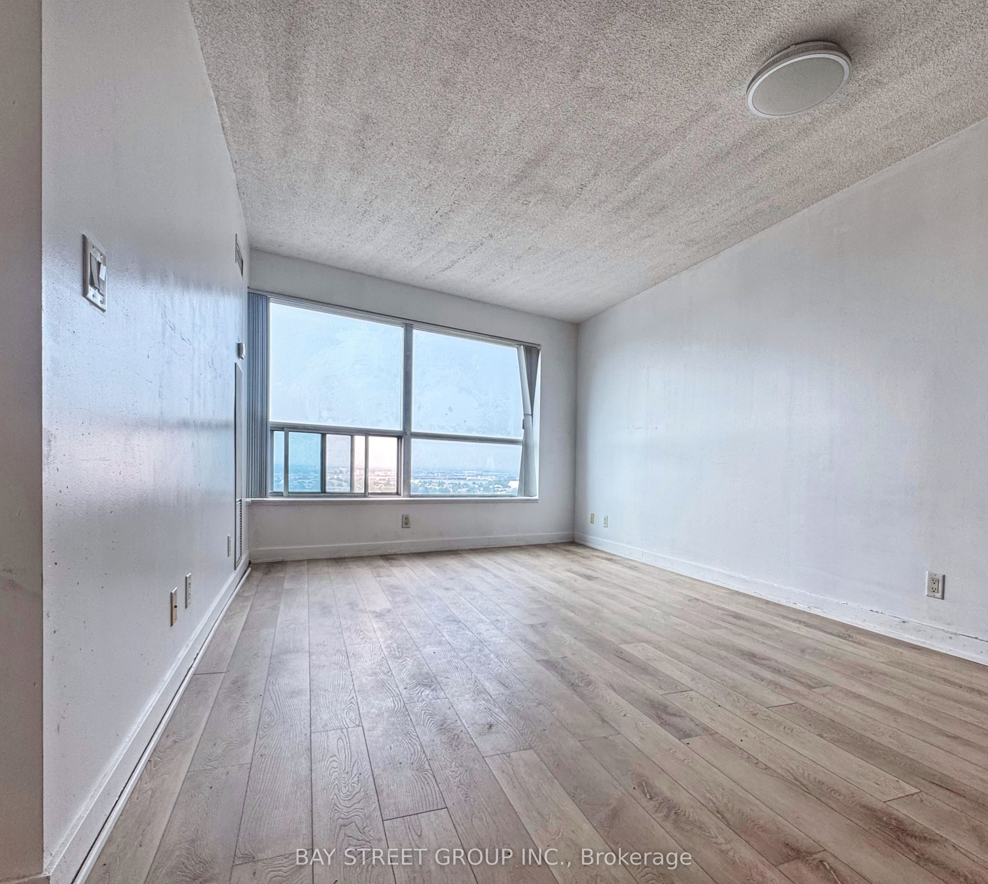 38 Lee Centre Drive 2712, Toronto, ON M1H 3J7 photo 3