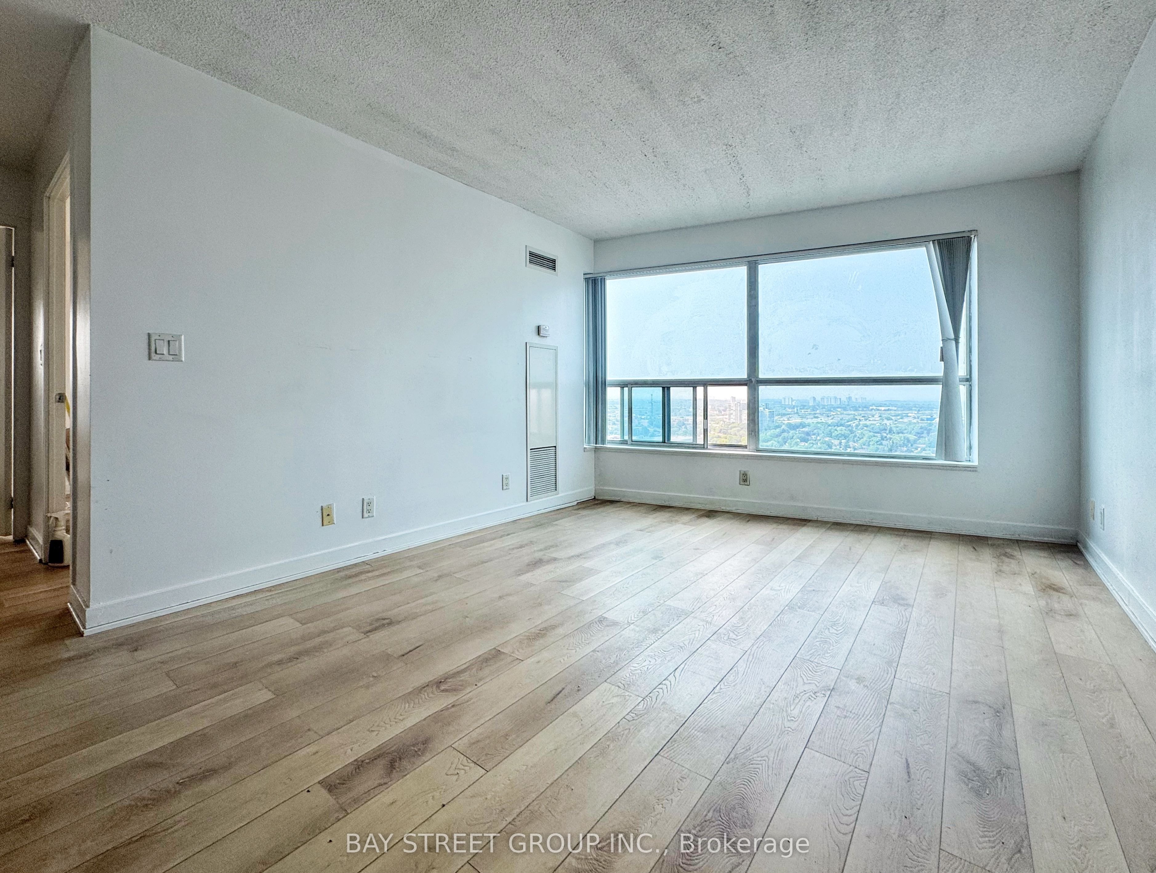 38 Lee Centre Drive 2712, Toronto, ON M1H 3J7 photo 4