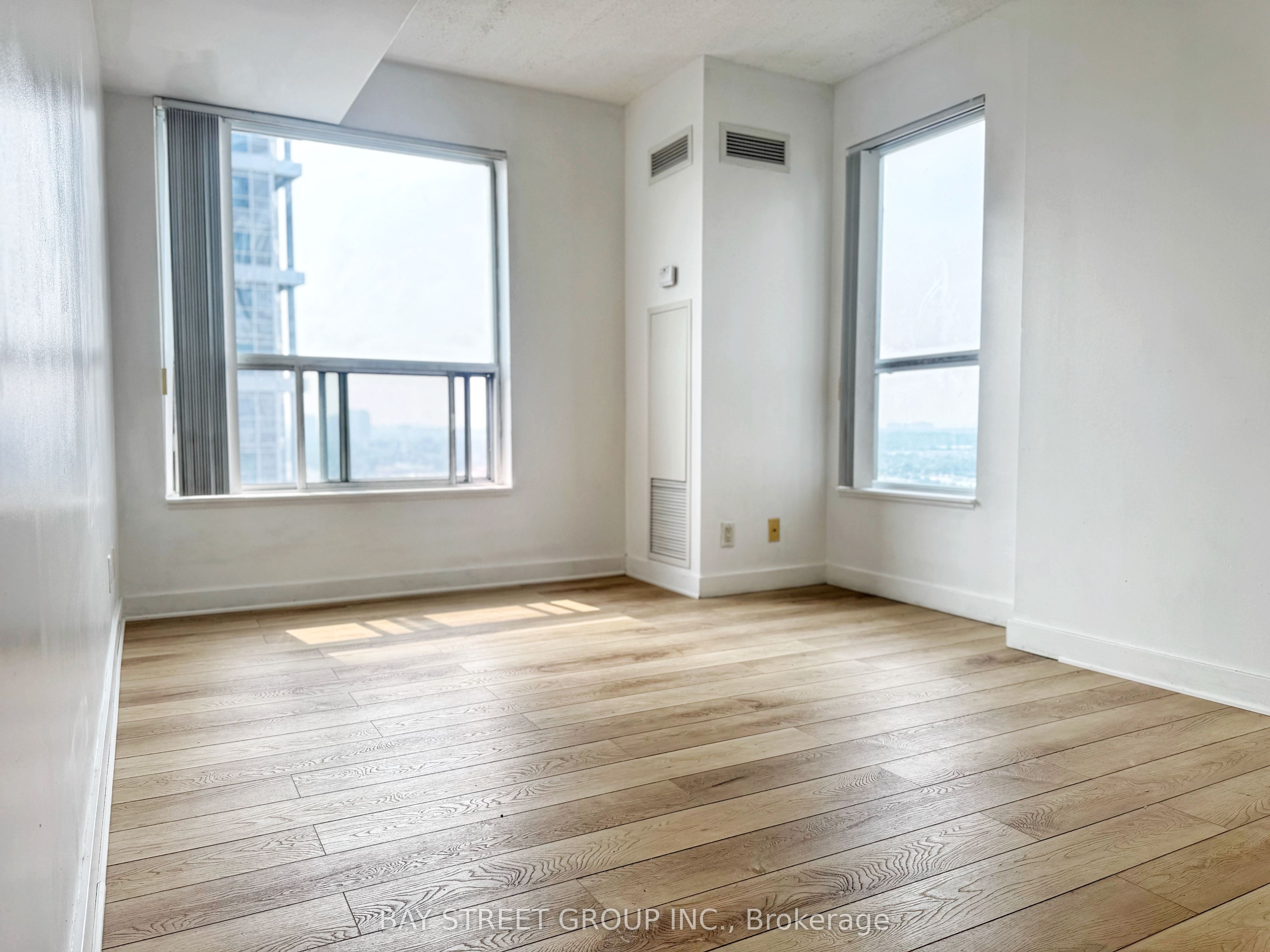 38 Lee Centre Drive 2712, Toronto, ON M1H 3J7 photo 5