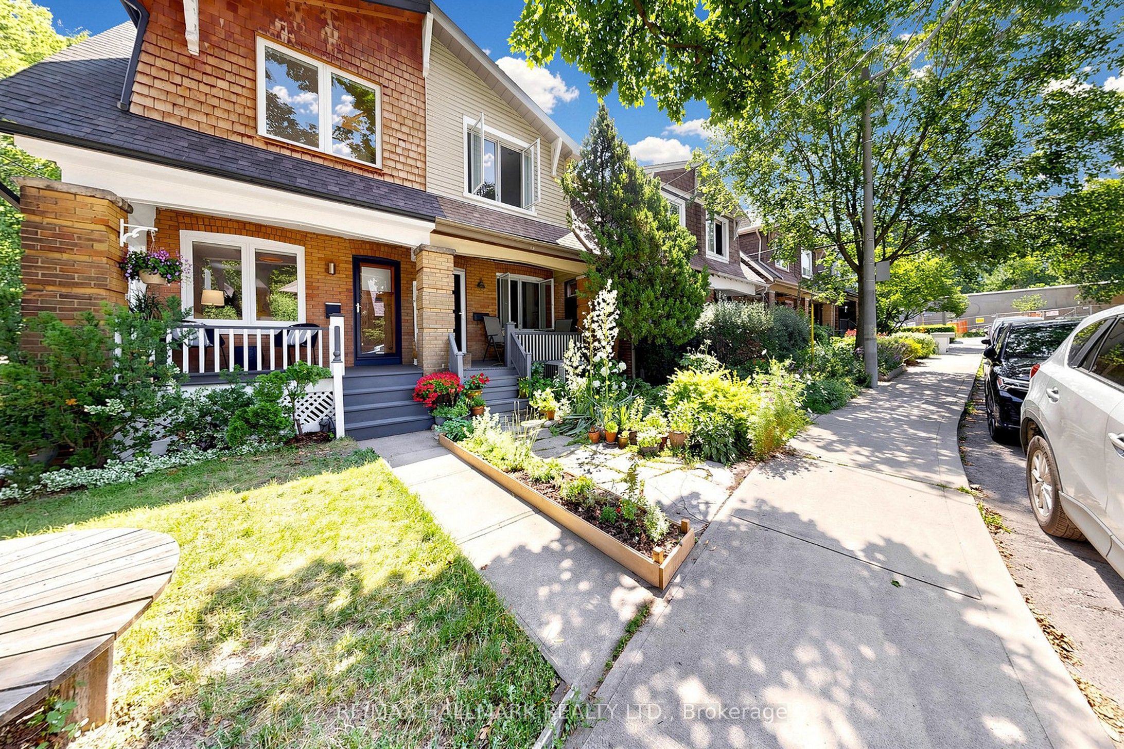 17 Ingham Avenue, Toronto, ON M4K 2W4 photo 2