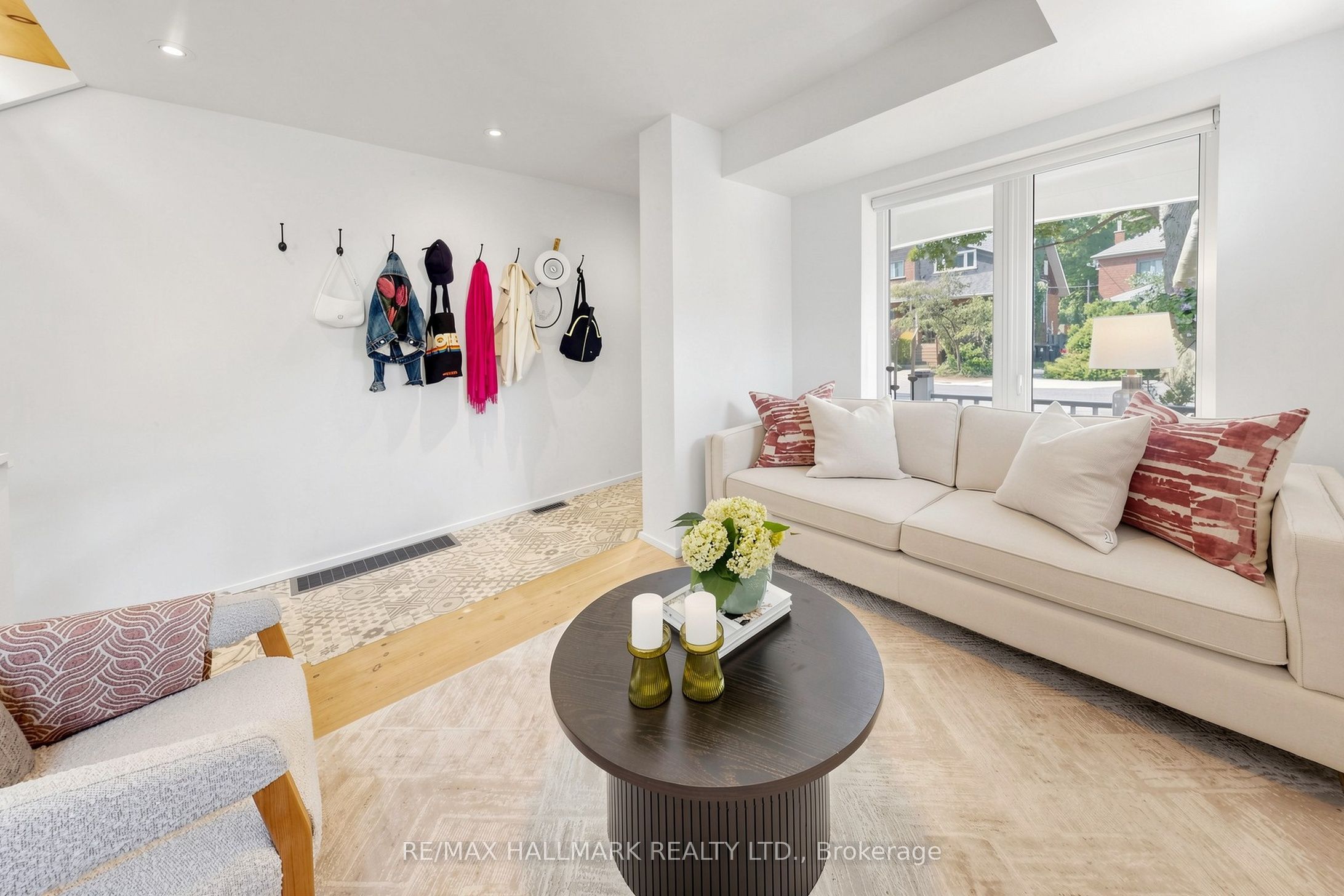 17 Ingham Avenue, Toronto, ON M4K 2W4 photo 5