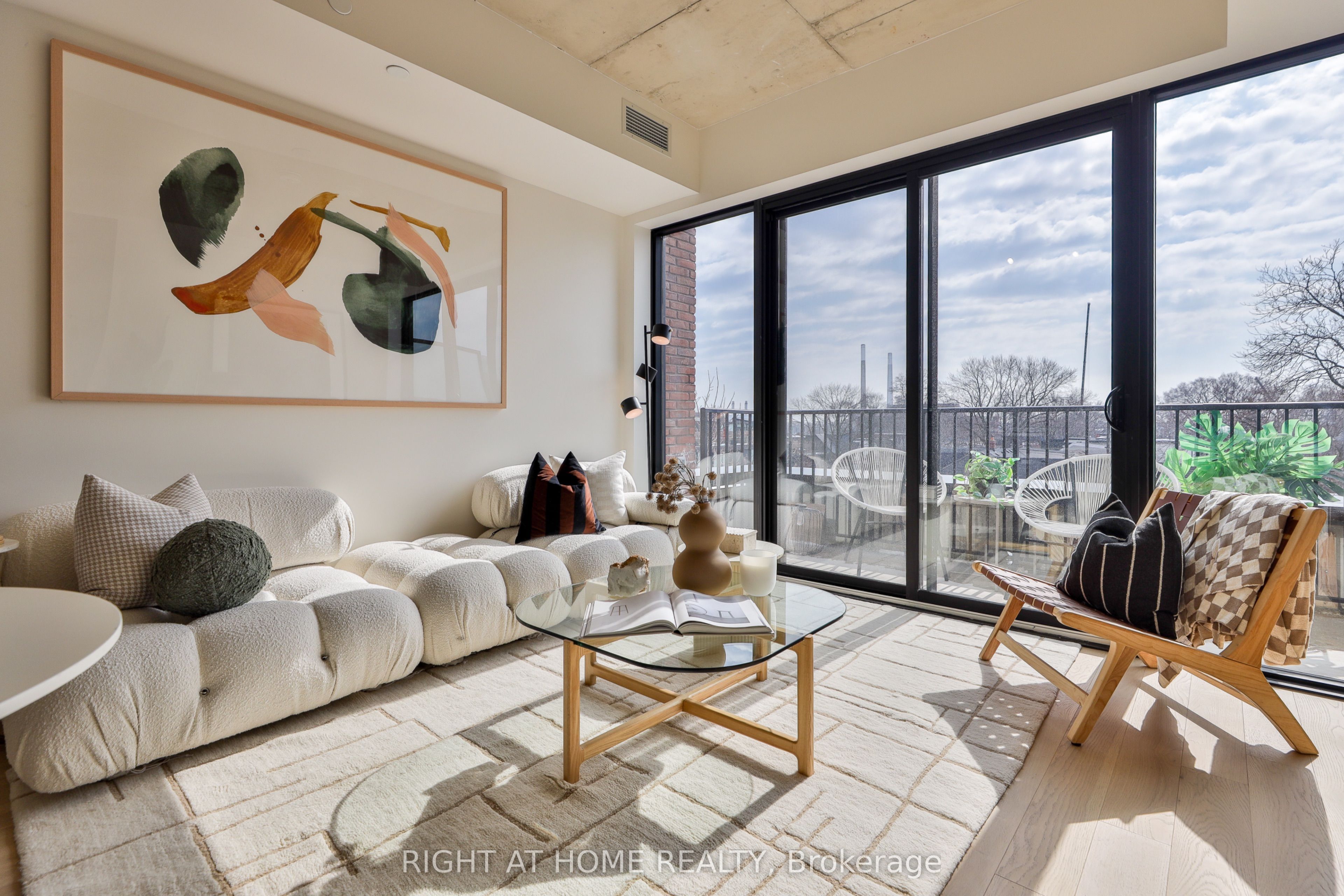 761 Queen Street E 205, Toronto, ON M4M 1H3 photo 3