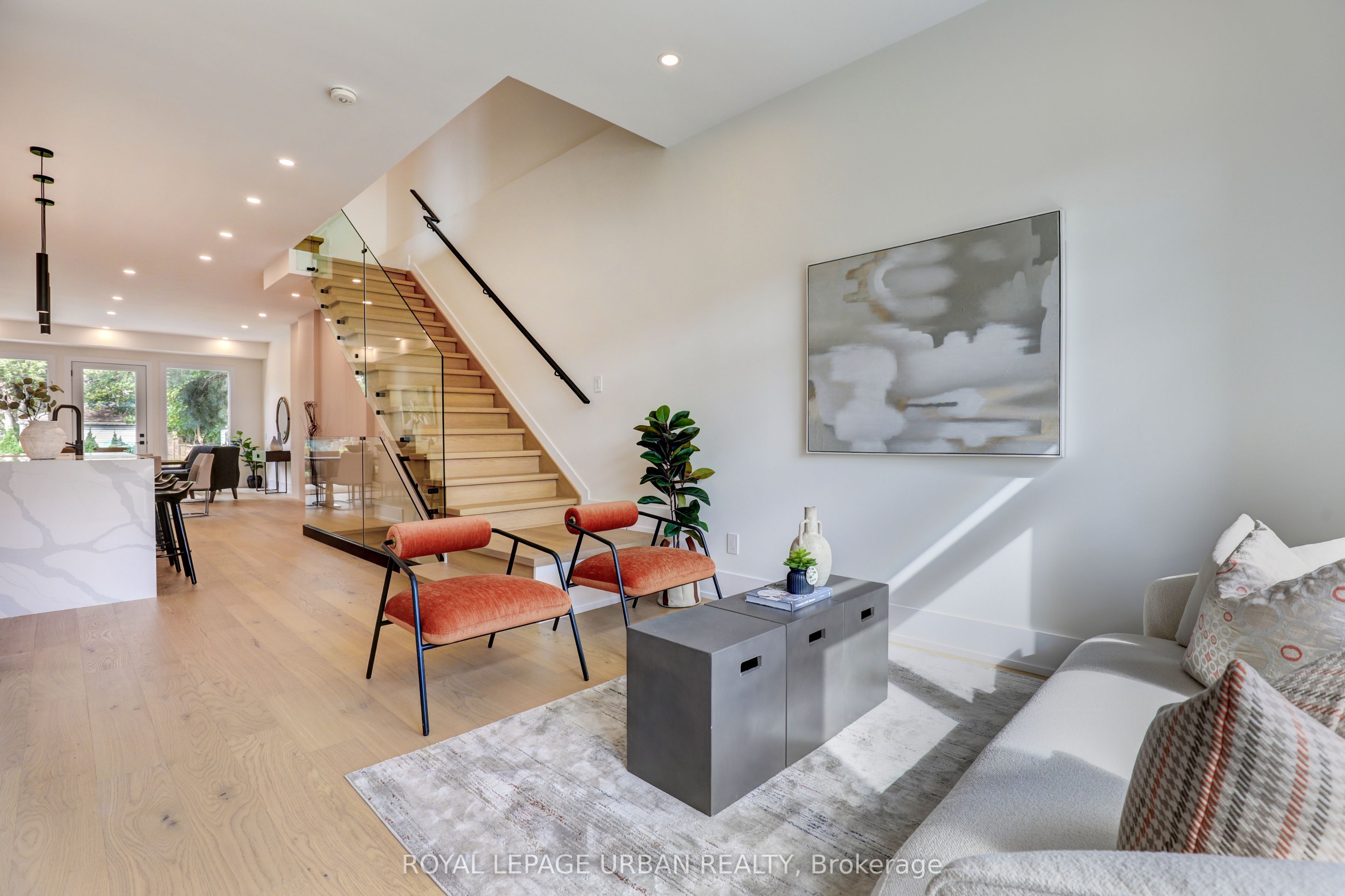 128 Floyd Avenue, Toronto, ON M4K 2B7