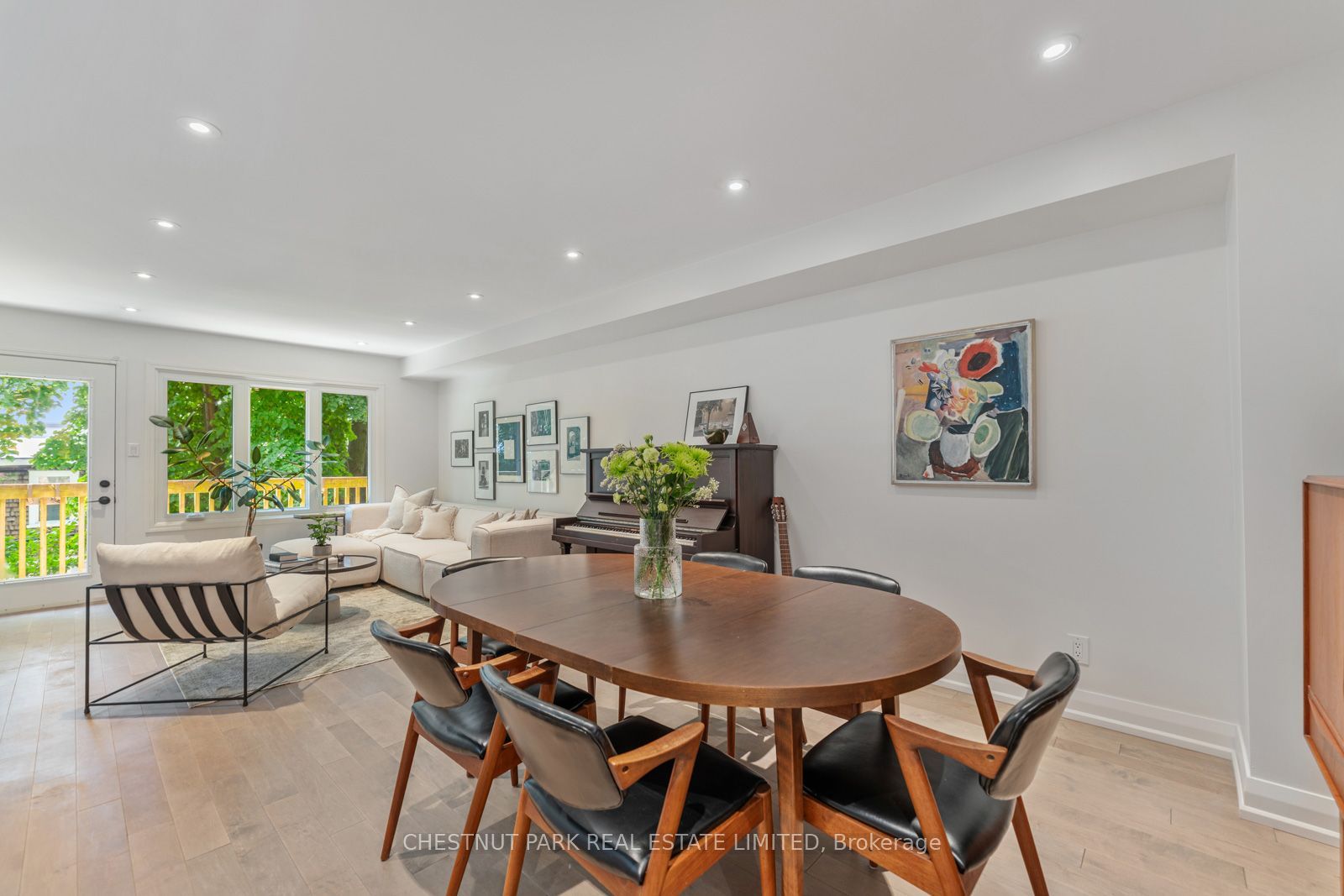 64 Curzon Street, Toronto, ON M4M 3B4 photo 2