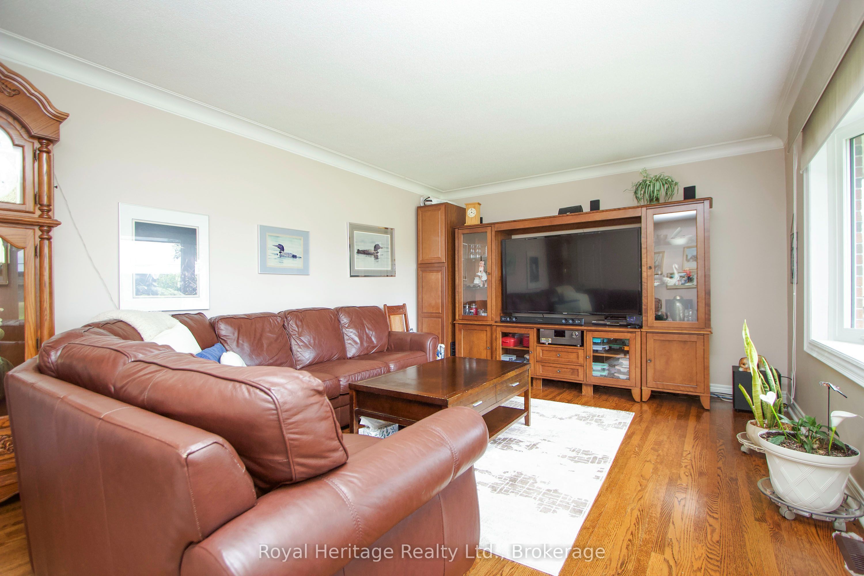 1464 Thornton Road N, Oshawa, ON L1H 7K4 photo 4