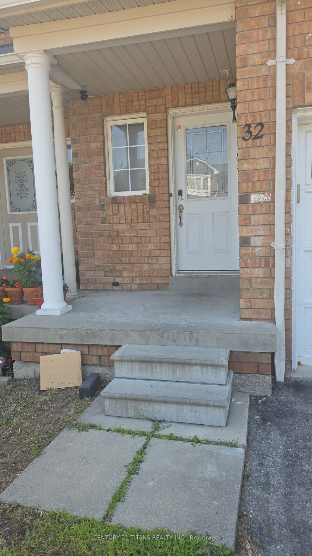 32 Dooley Crescent Main Floor, Ajax, ON L1T 4J4 photo 5