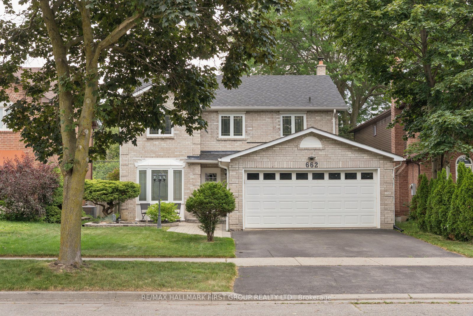 662 Cognac Crescent, Pickering, ON L1X 1L7