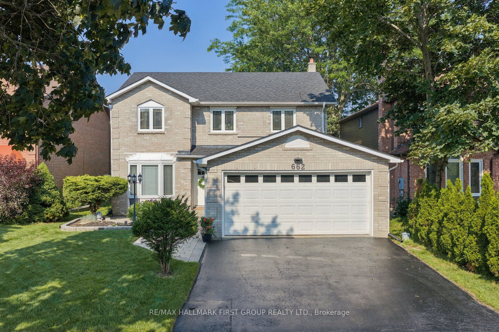 662 Cognac Crescent, Pickering, ON L1X 1L7 photo 2