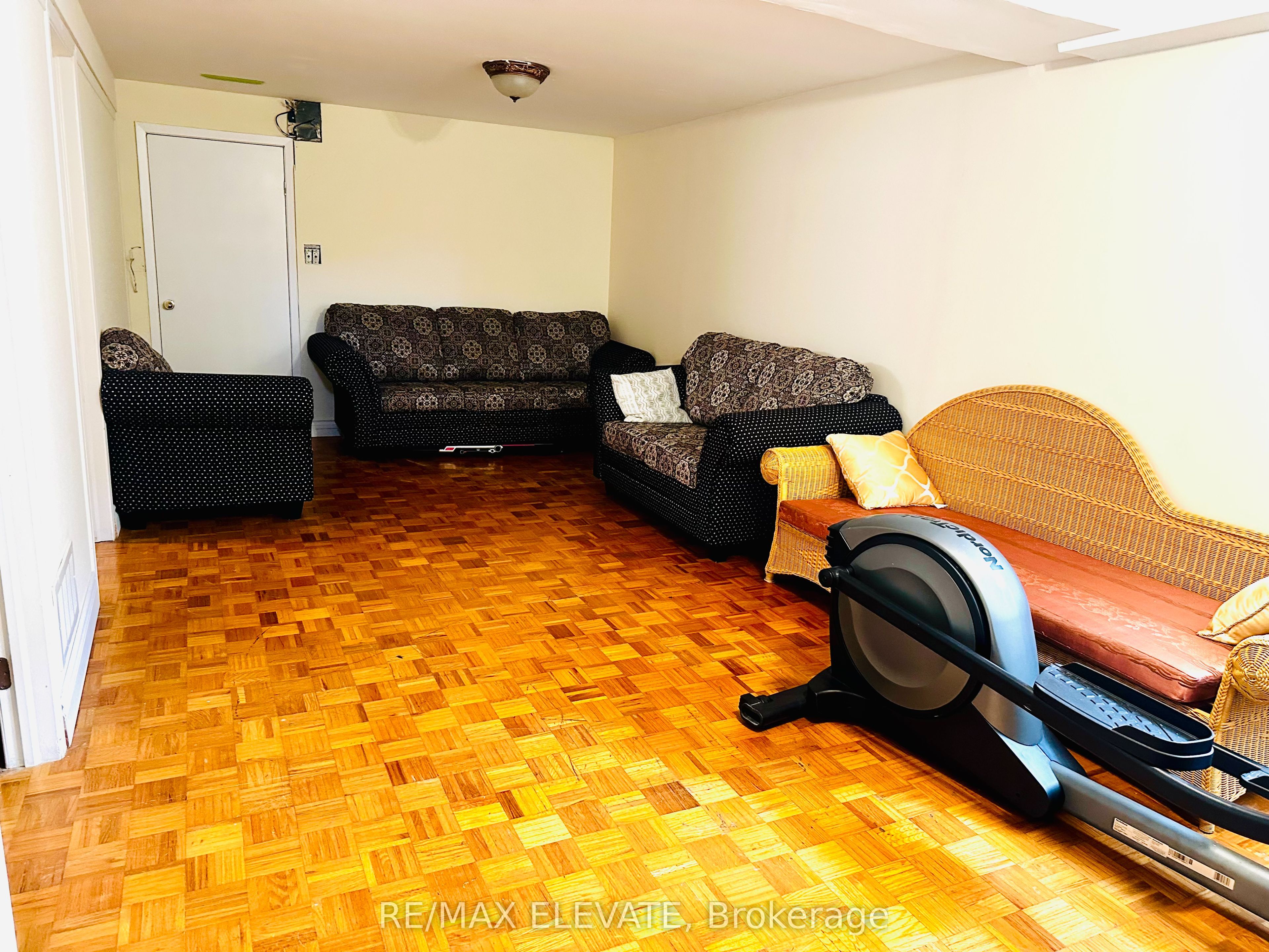 3 GATESVIEW Avenue, Toronto, ON M1J 3G4 photo 4