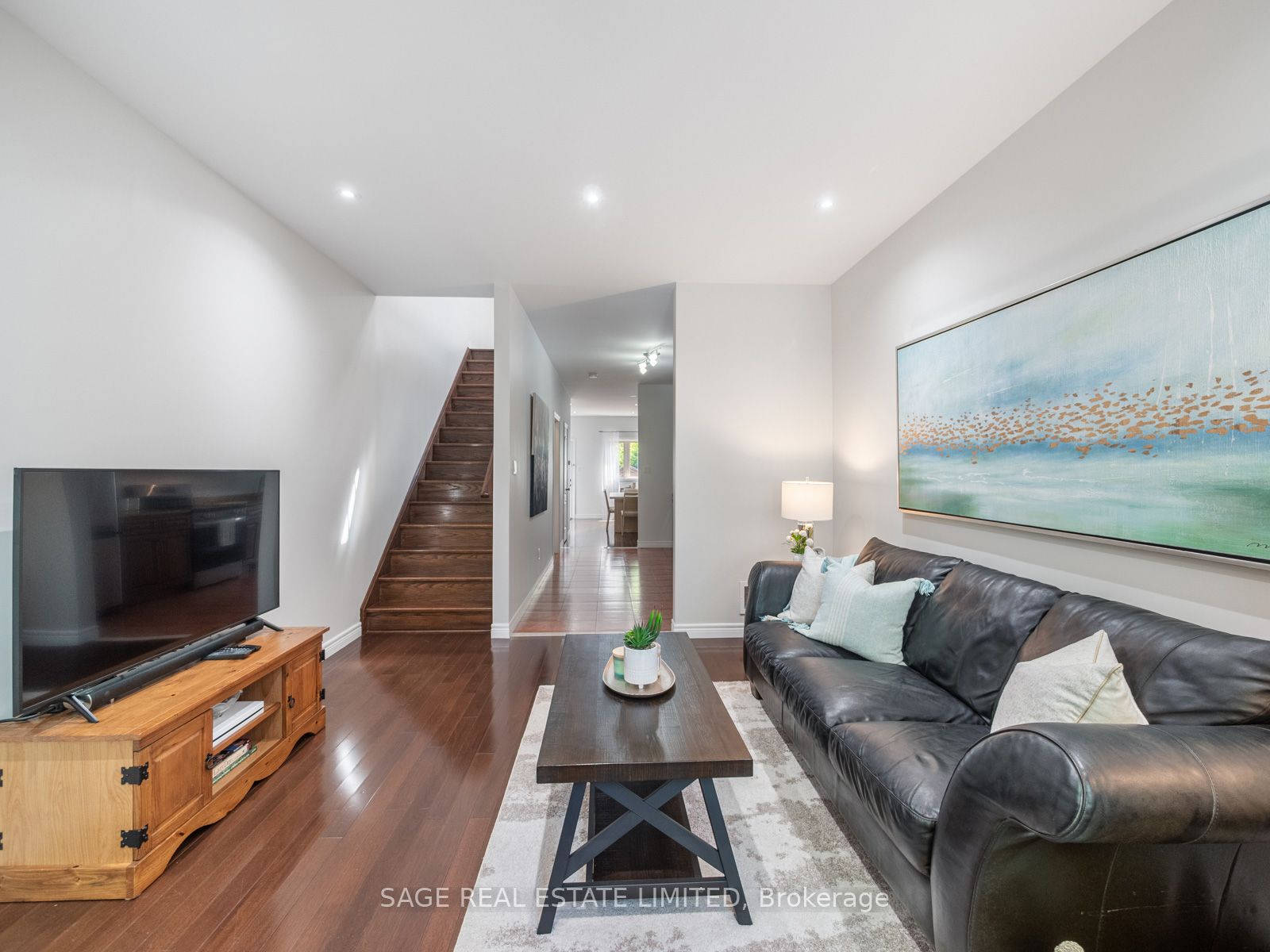 251A Chisholm Avenue, Toronto, ON M4C 4W5 photo 4