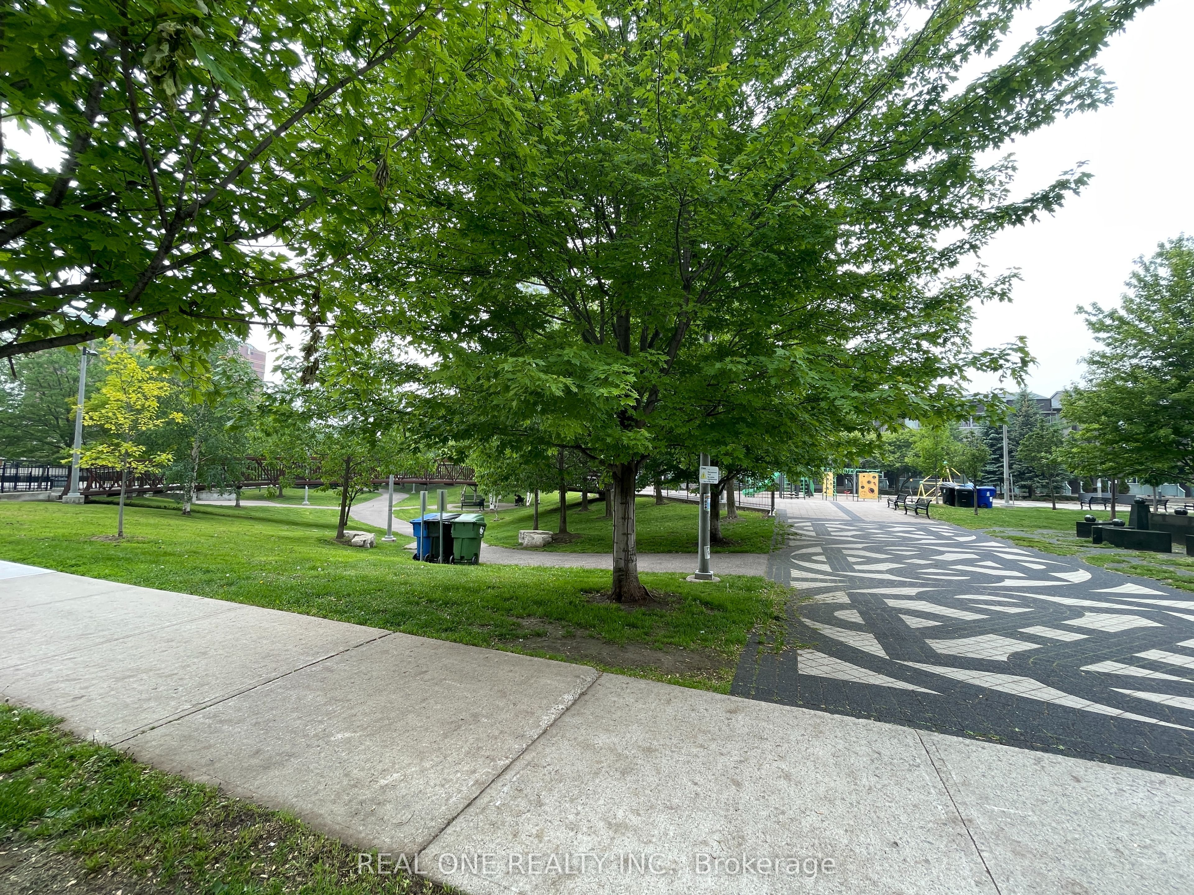 181 Village Green Square 1912, Toronto, ON M1S 0K6 photo 2